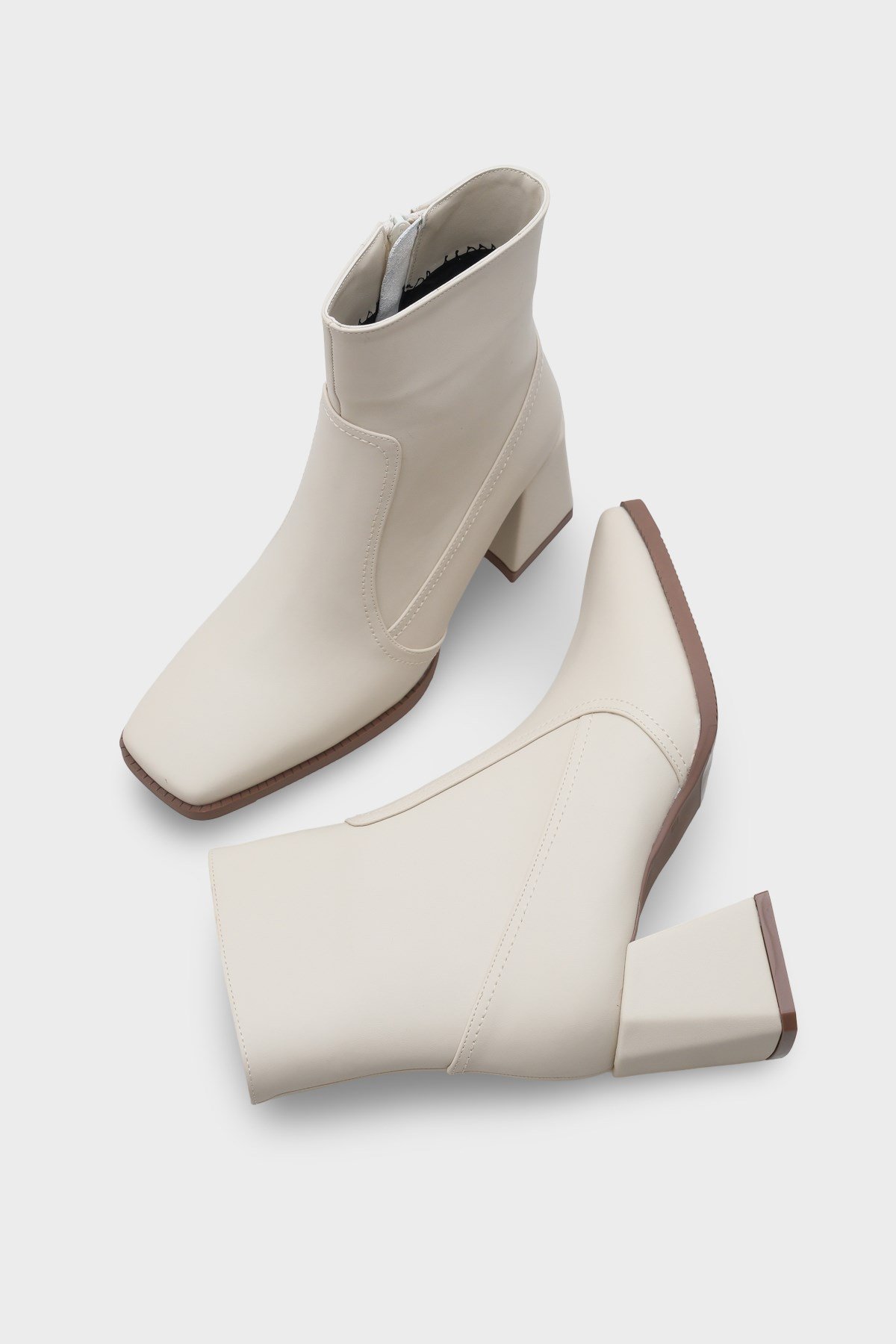 Capone Blunt Toe Side Zipper Woman Booties