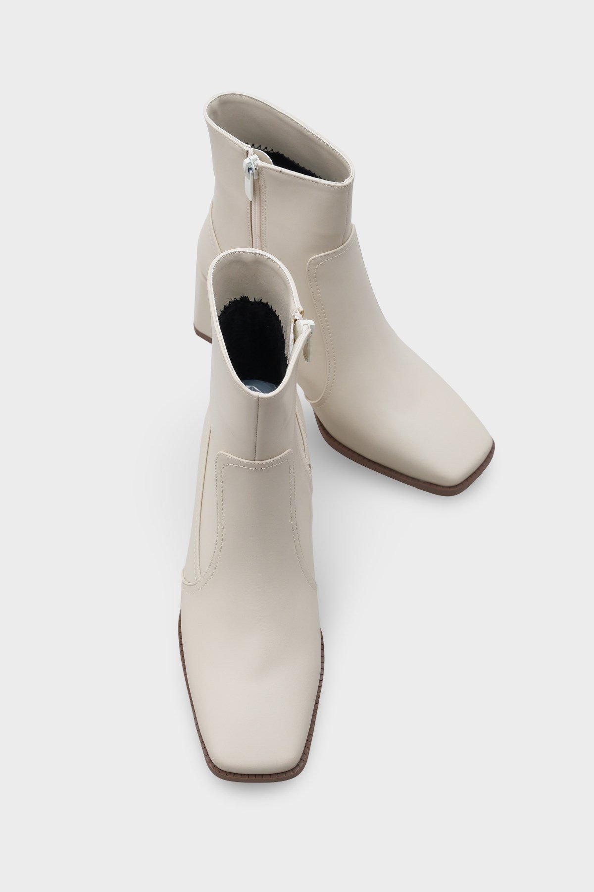 Capone Blunt Toe Side Zipper Woman Booties