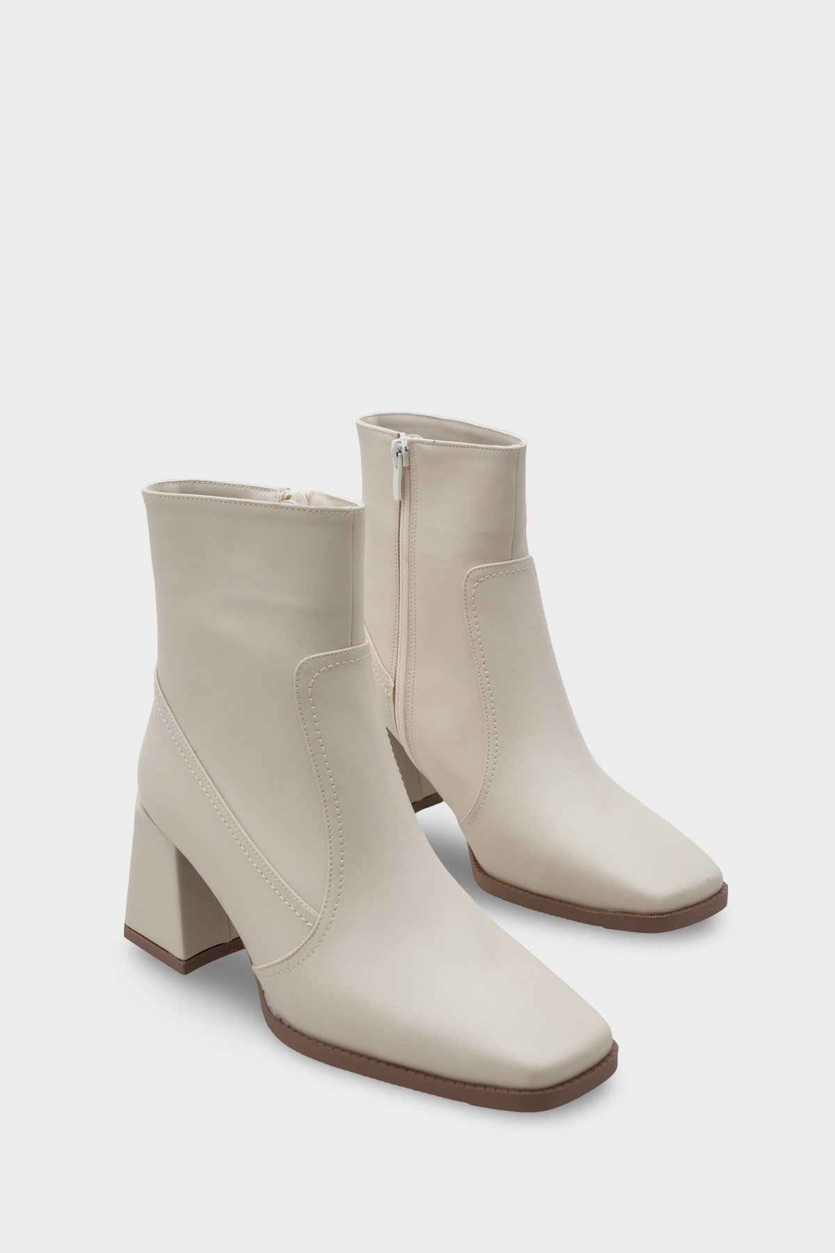 Capone Blunt Toe Side Zipper Woman Booties