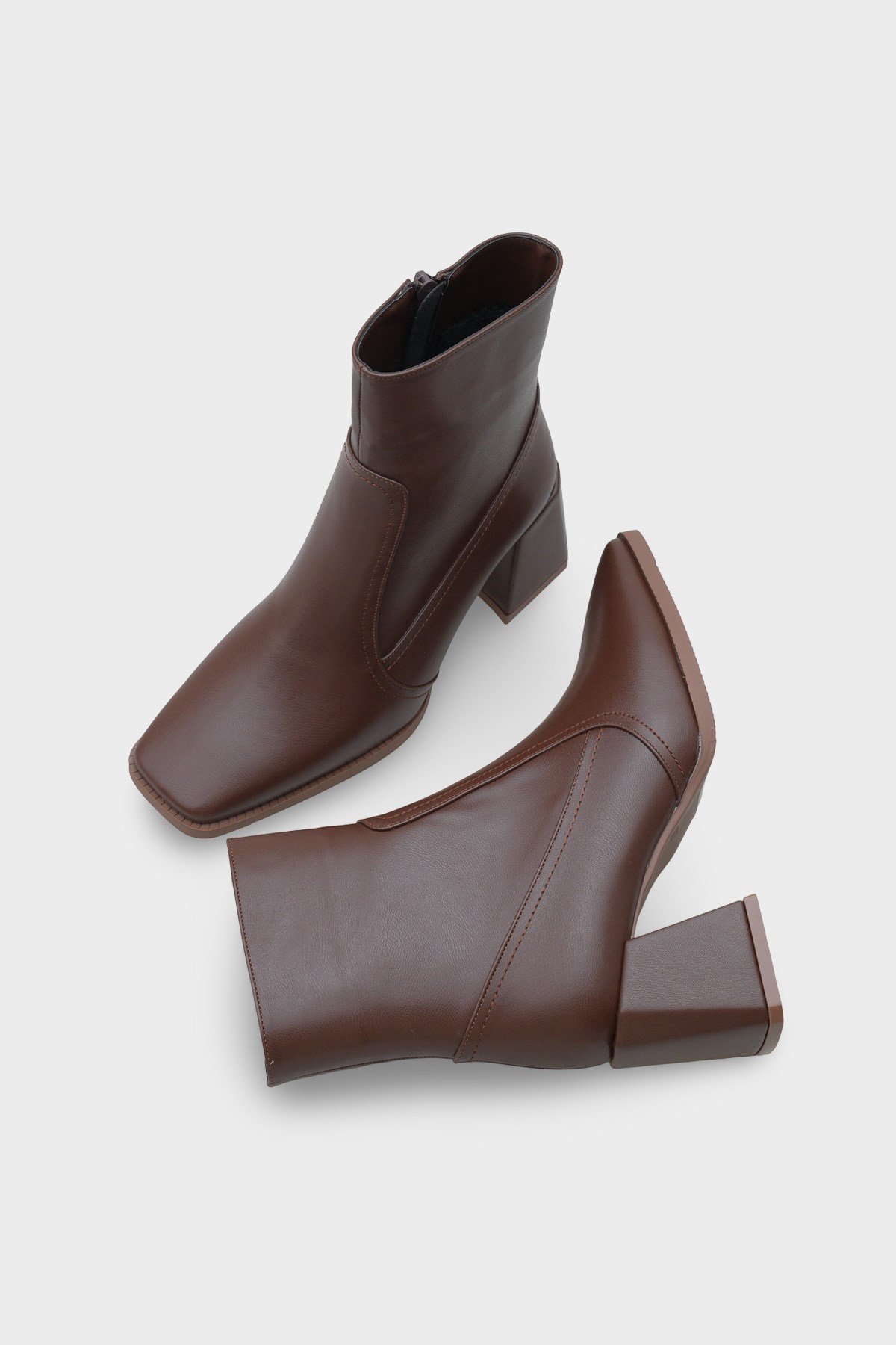 Capone Blunt Toe Side Zipper Woman Booties