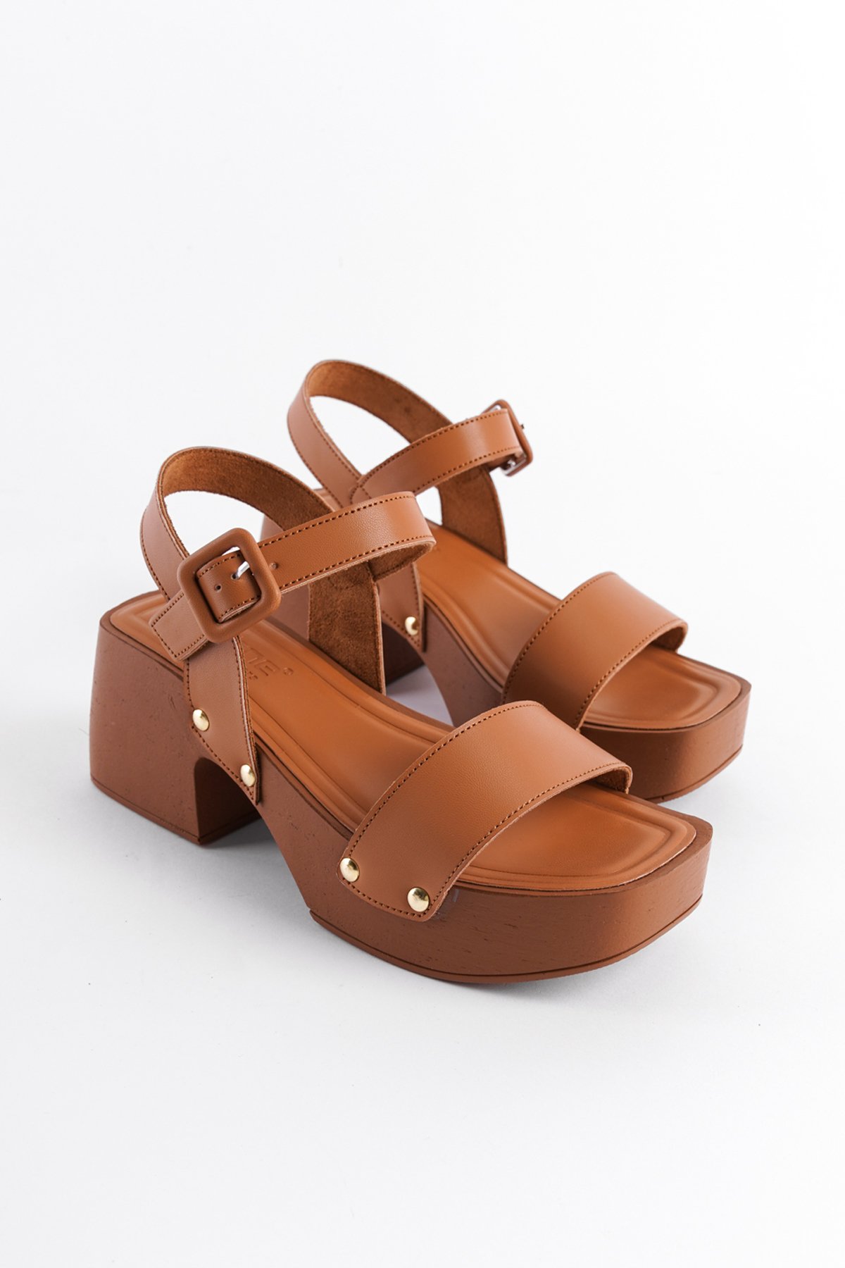 Capone Blunt Toe Single Band Platform Heel Woman Sandals
