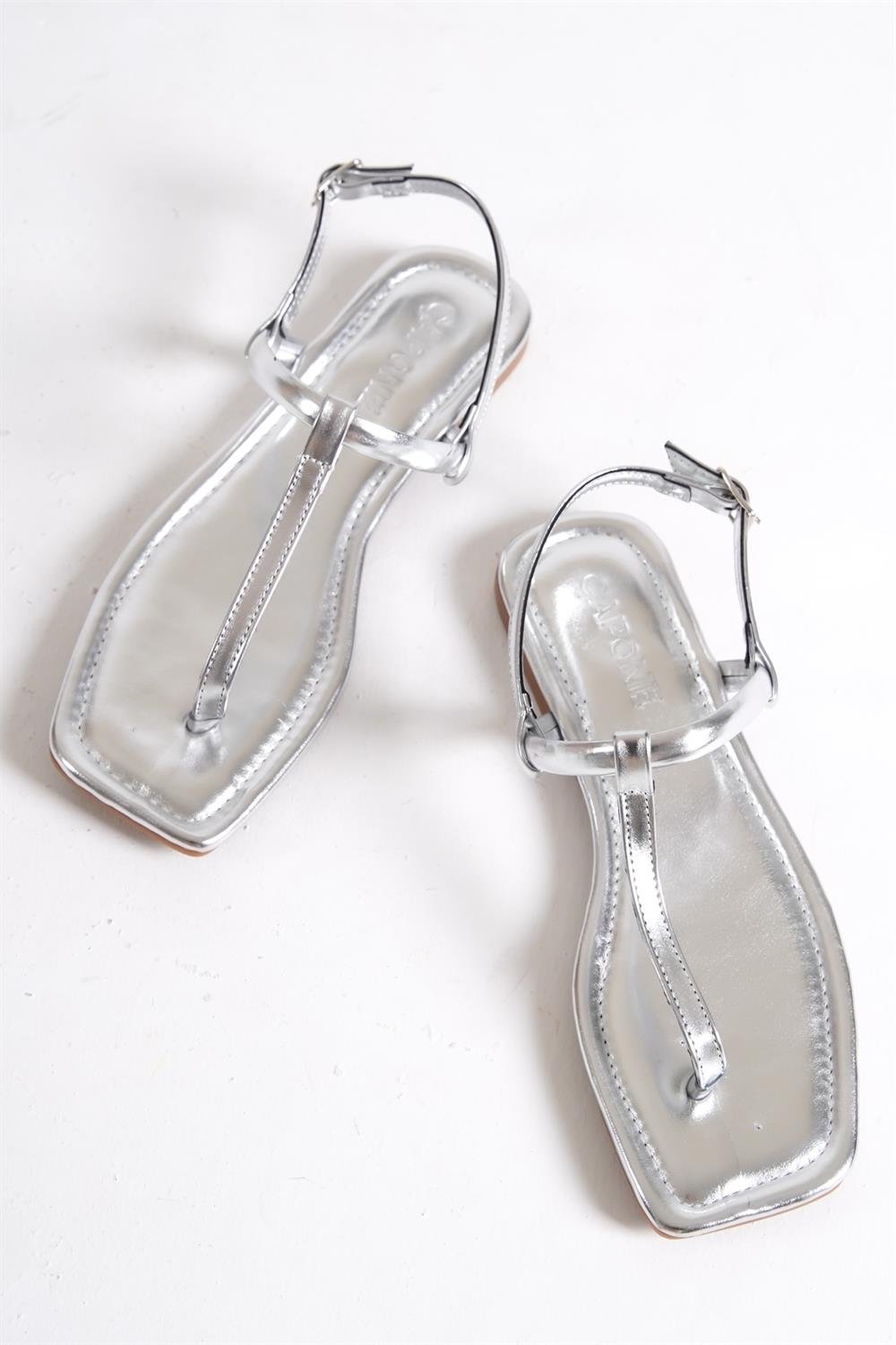 Capone Blunt Toe Slim Thong Strap Metallic Woman Sandals