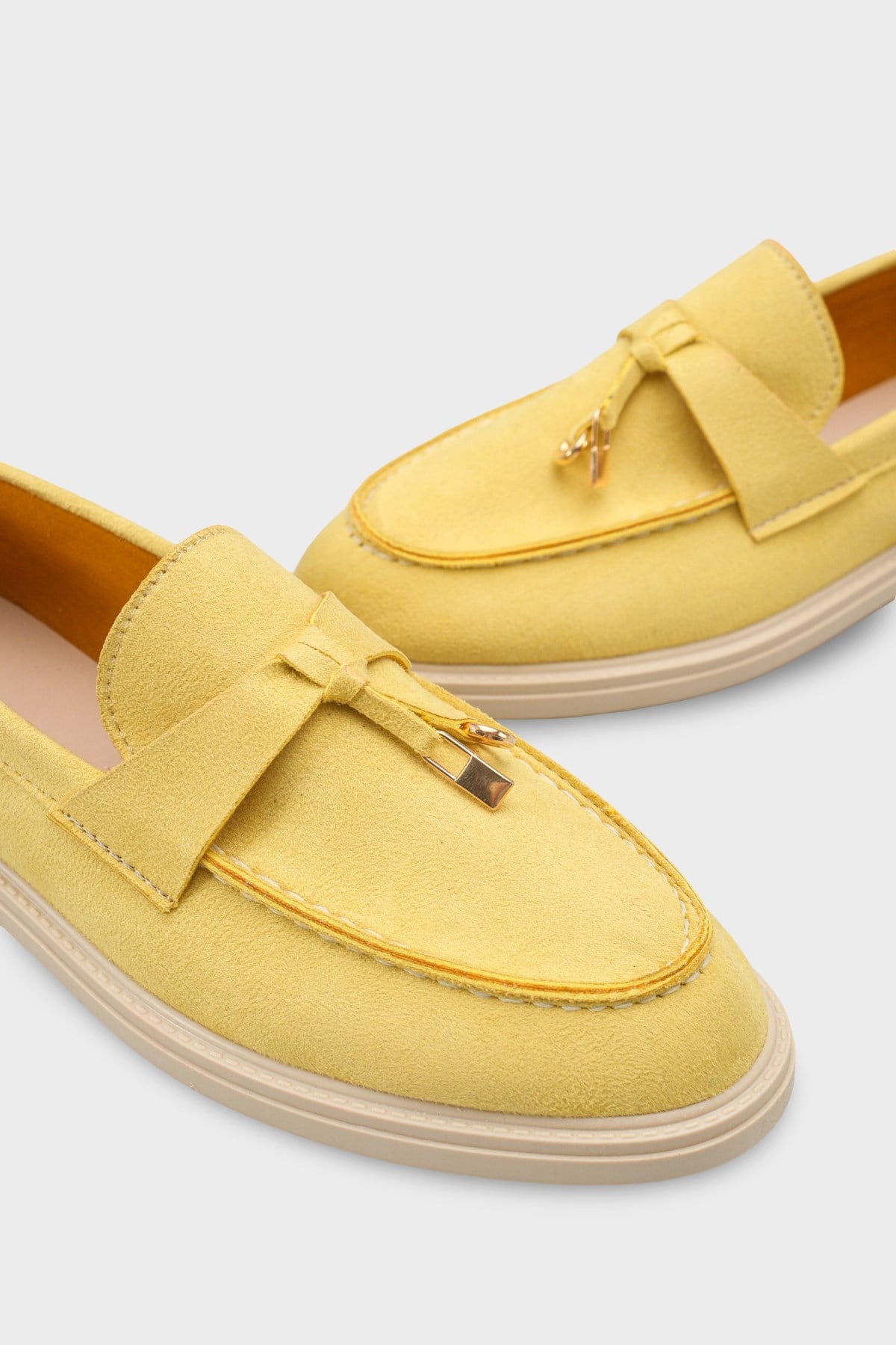 Capone Calypso Women Yellow Loafer