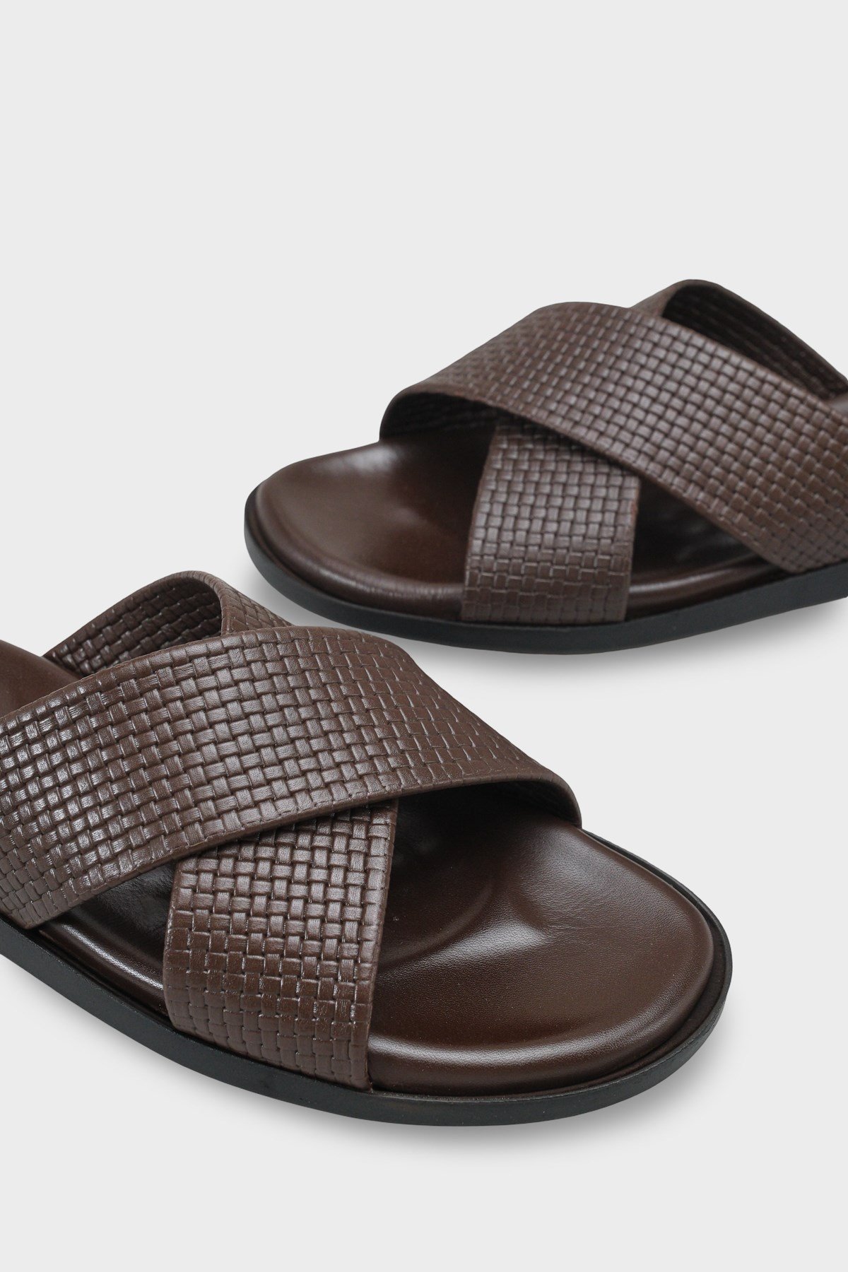 Capone Cross Strap Woven Pattern Men Sandal