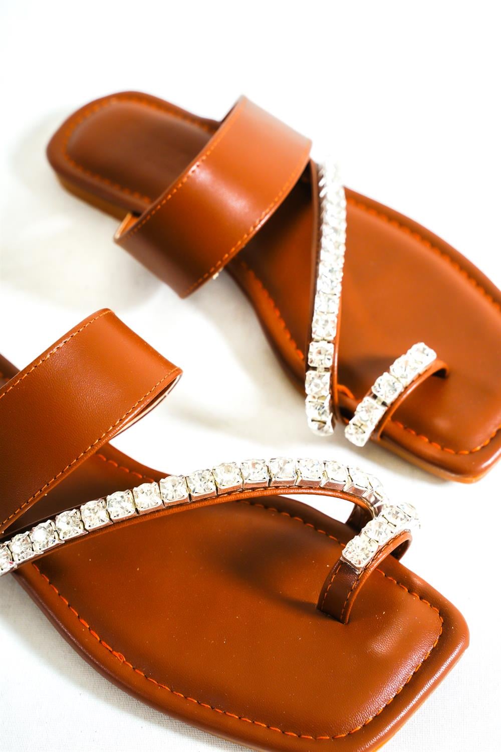 Capone Crystal Embellished Toe Ring Flat Woman Sandals
