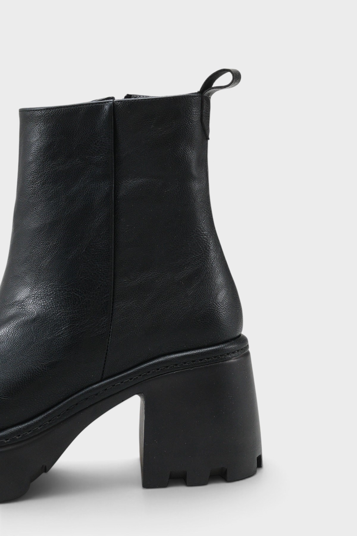 Capone Dalenna Women Black Ankle Boot