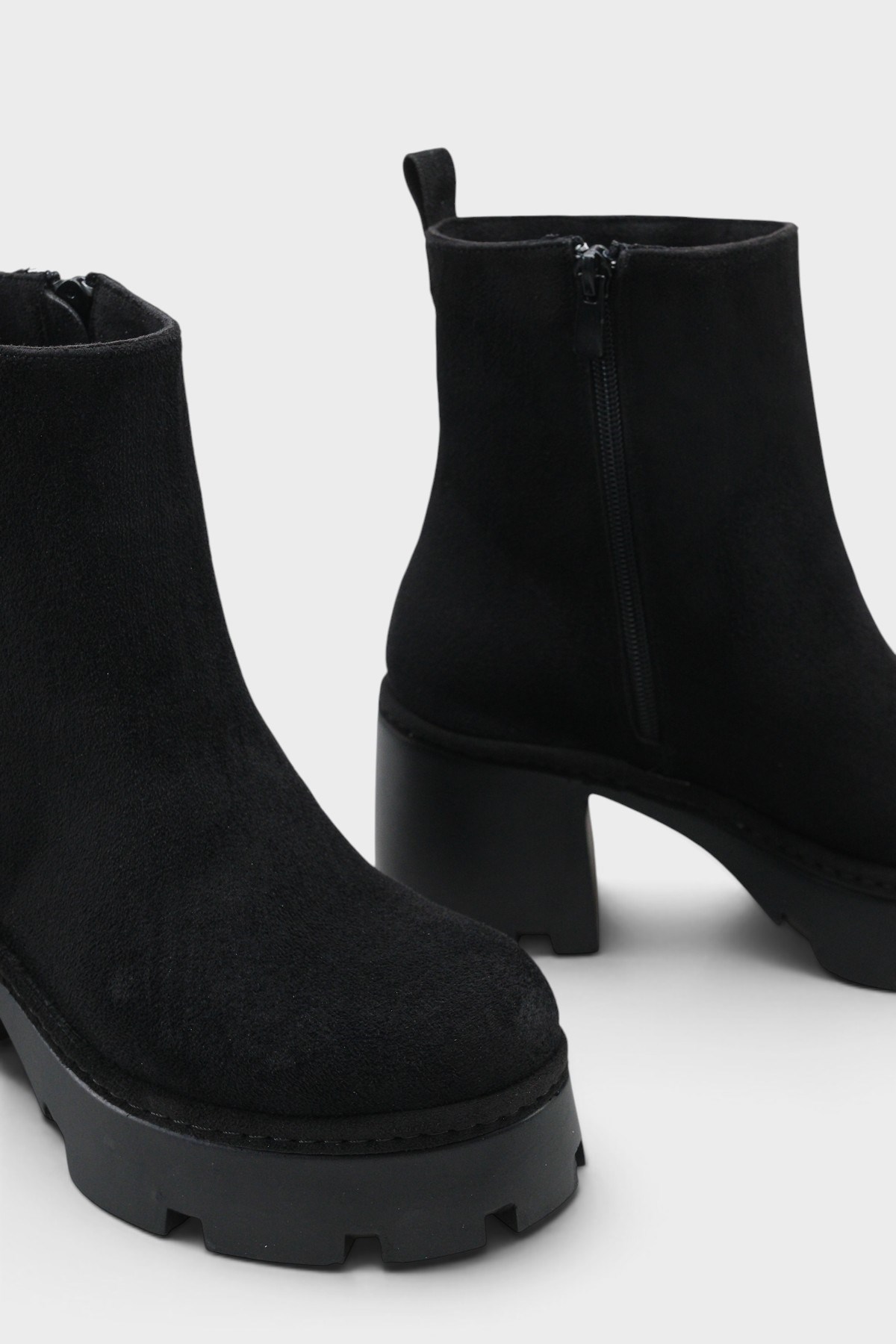 Capone Dalenna Women Suede Black Ankle Boot