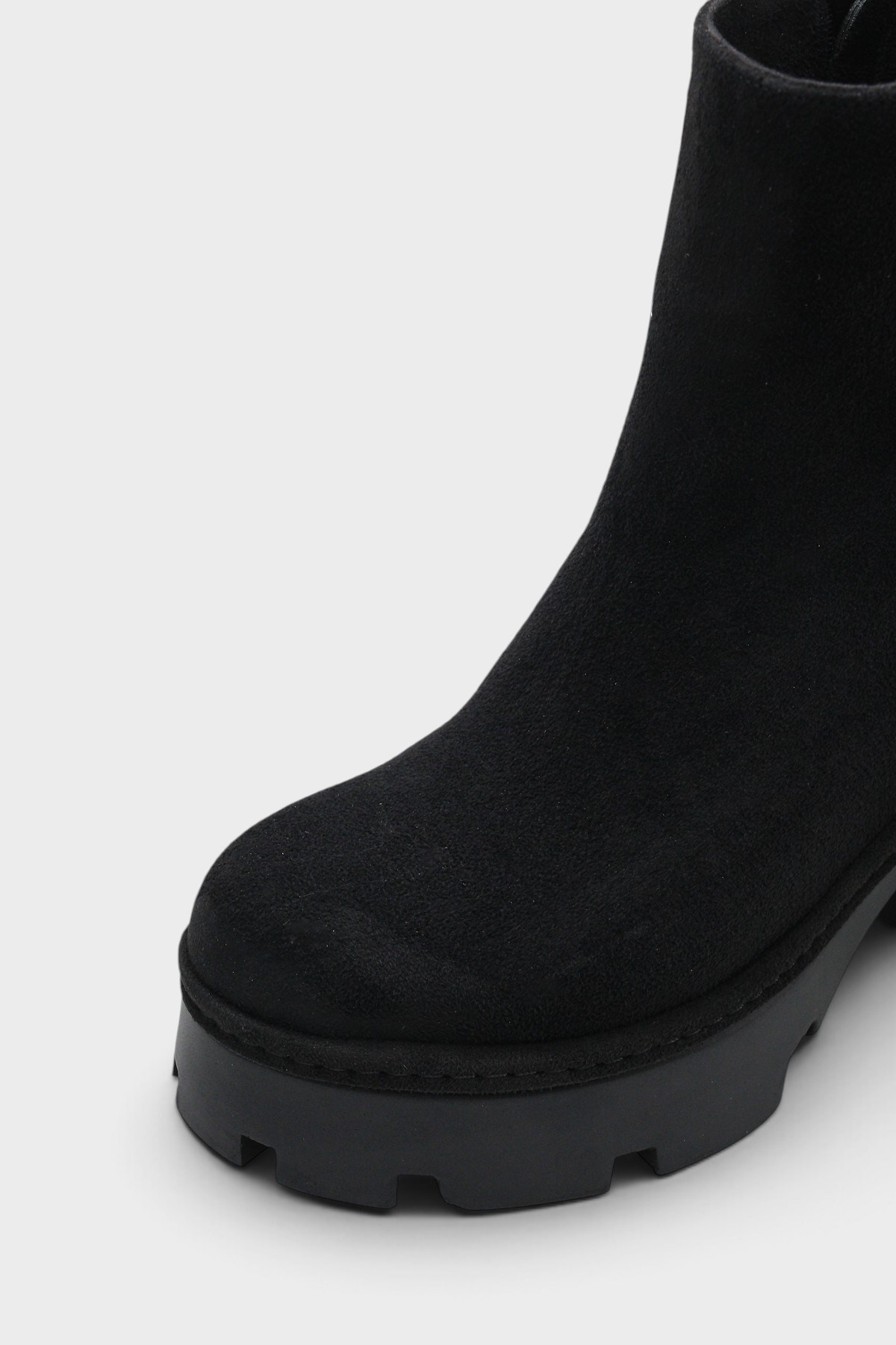 Capone Dalenna Women Suede Black Ankle Boot