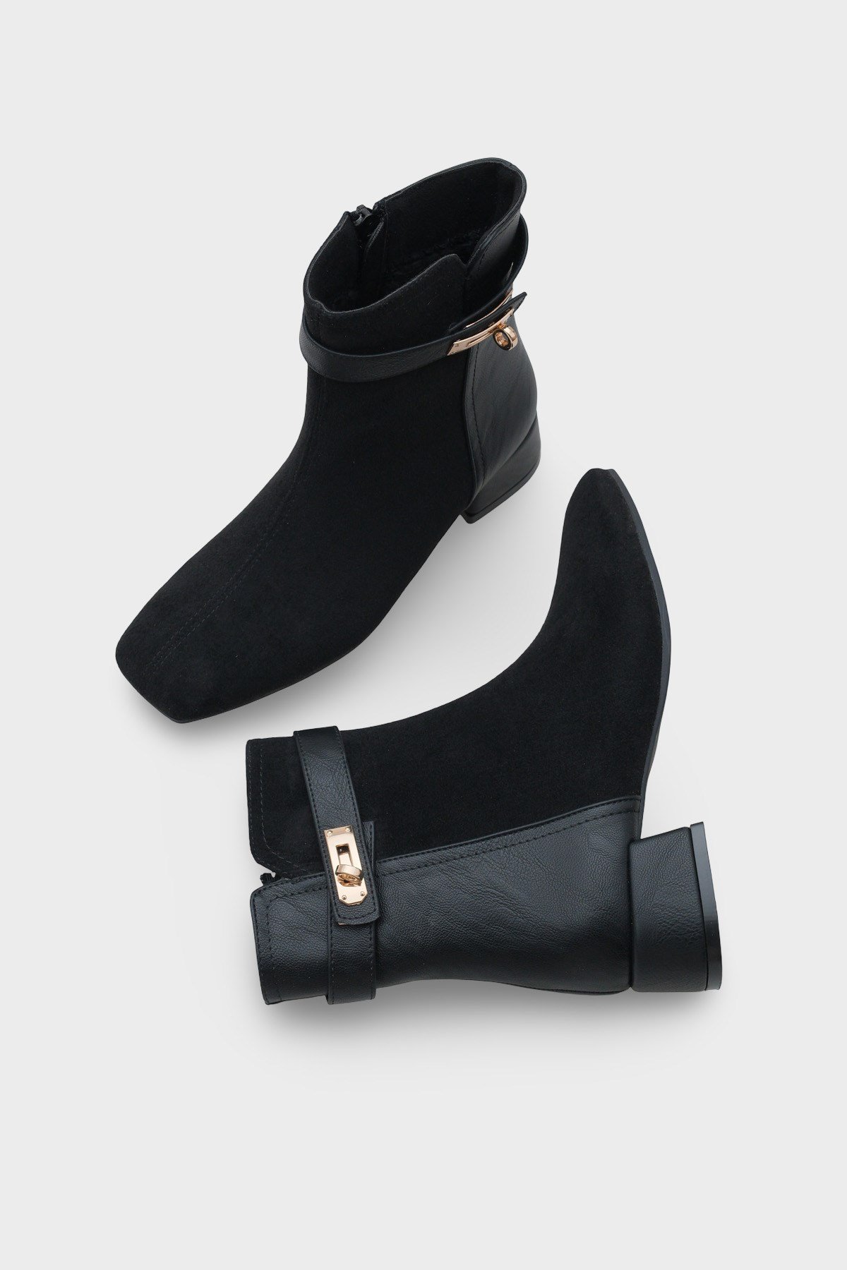 Capone Dalenna Women Suede Black Ankle Boot