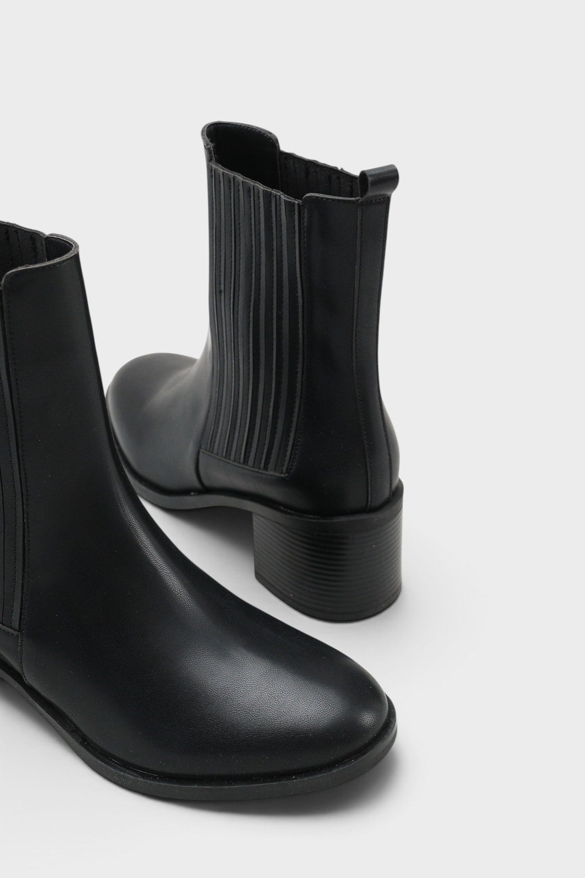 Capone Ellynn Round Toe Side Elastic Women Black Cowboy Boot