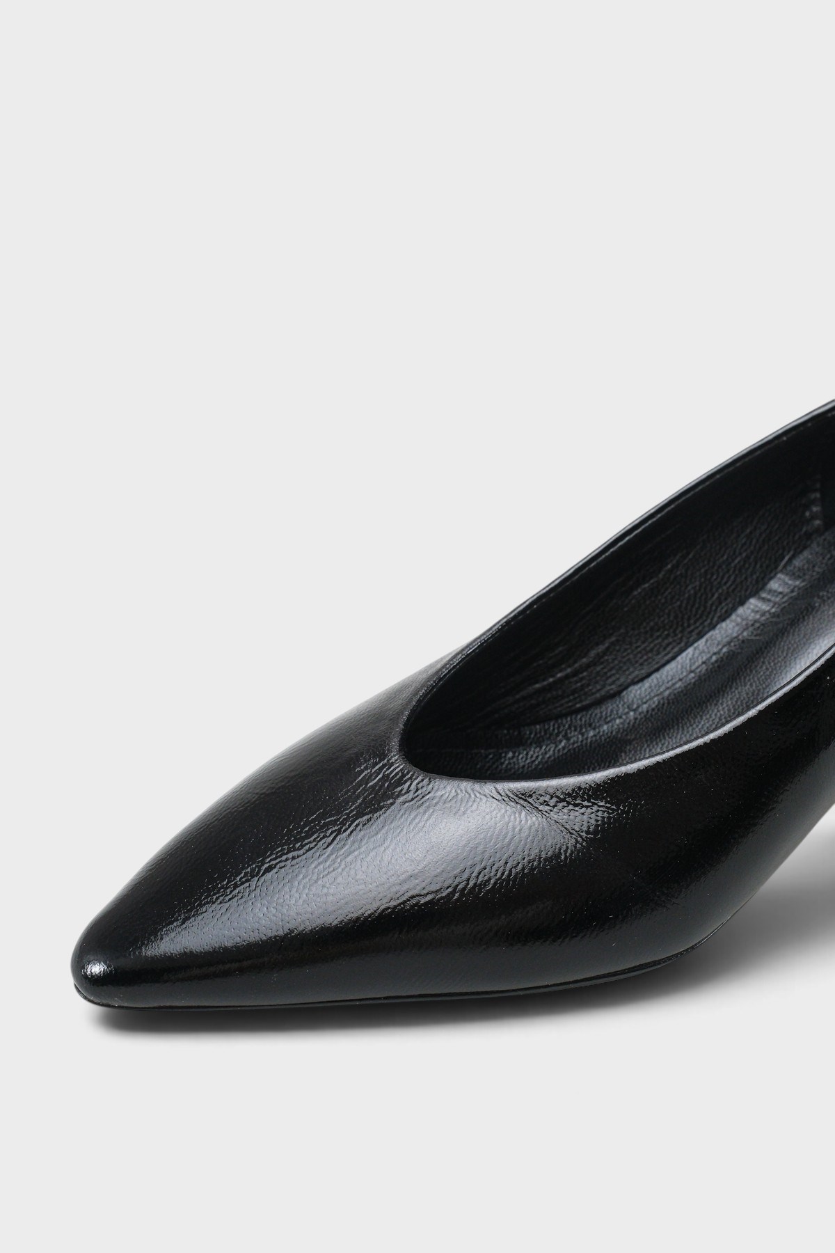 Capone Elwina Genuine Leather Pointed Toe Low Heel Women Black Stiletto