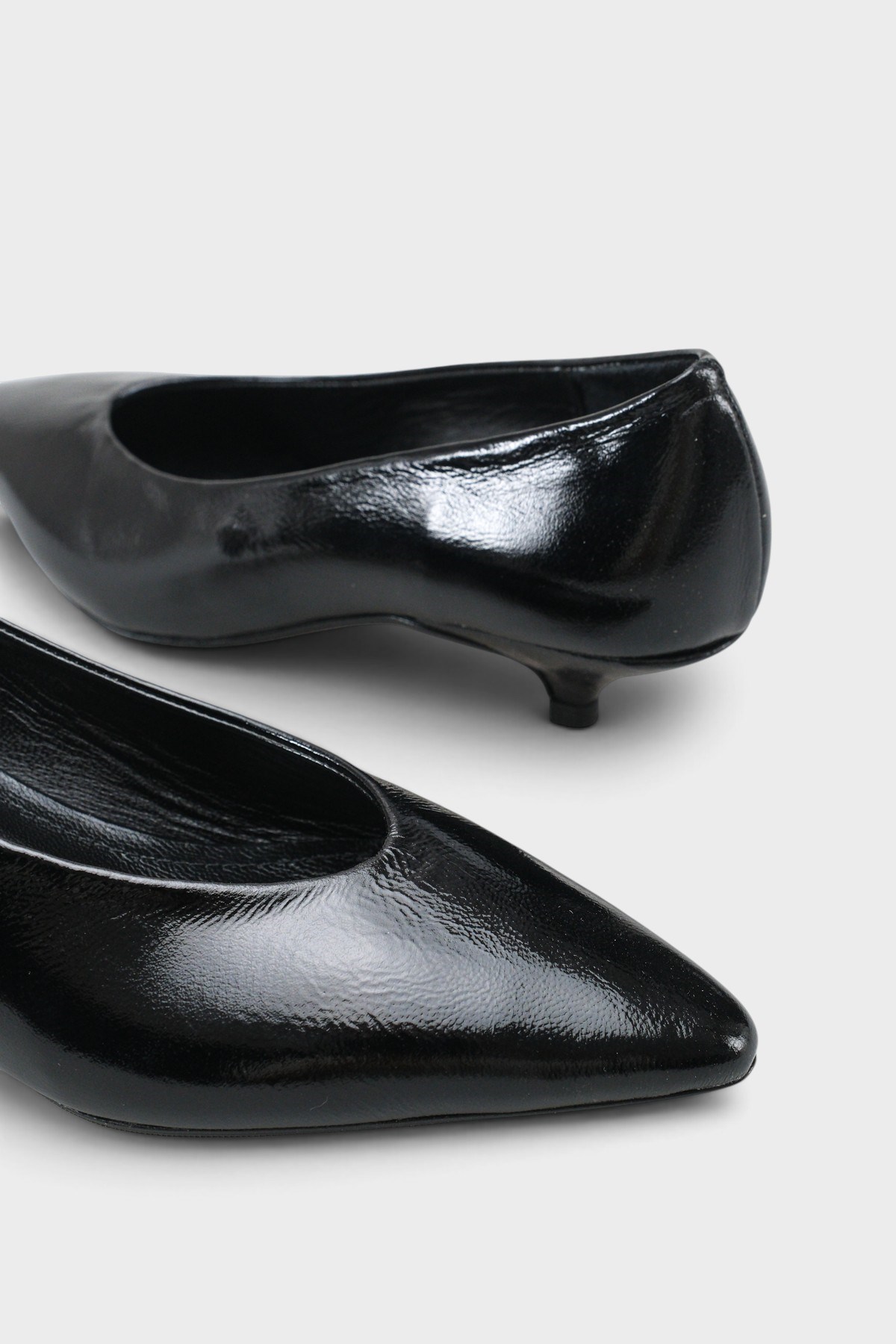 Capone Elwina Genuine Leather Pointed Toe Low Heel Women Black Stiletto