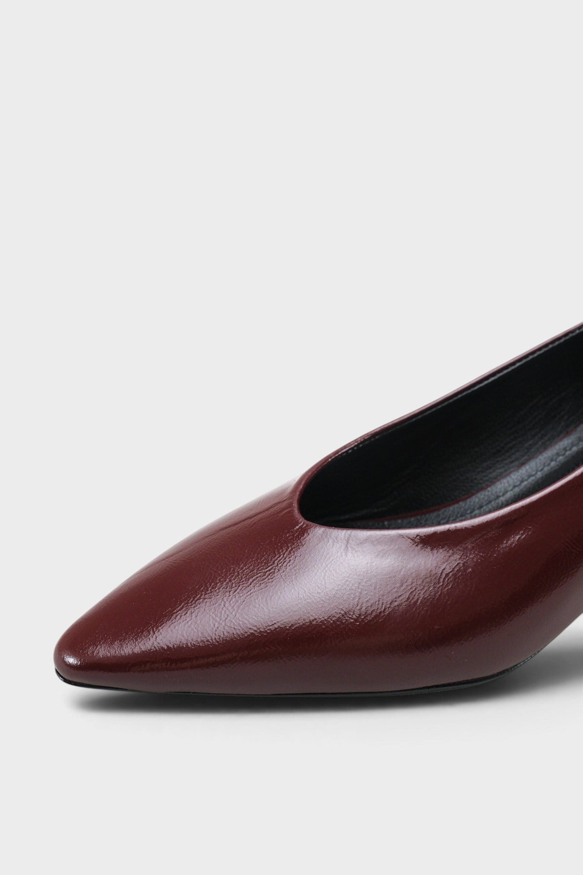 Capone Elwina Genuine Leather Pointed Toe Low Heel Women Burgundy Stiletto