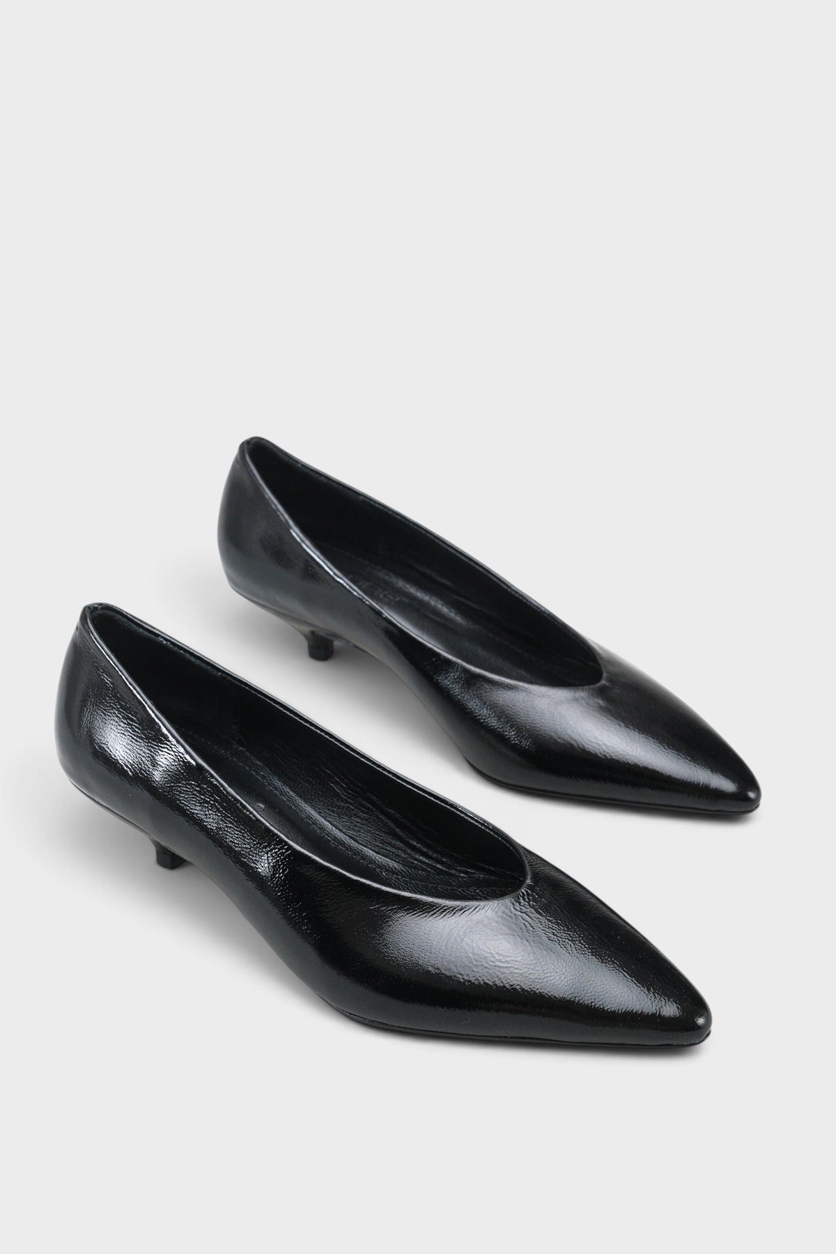 Capone Elwina Genuine Leather Pointed Toe Low Heel Women Black Stiletto