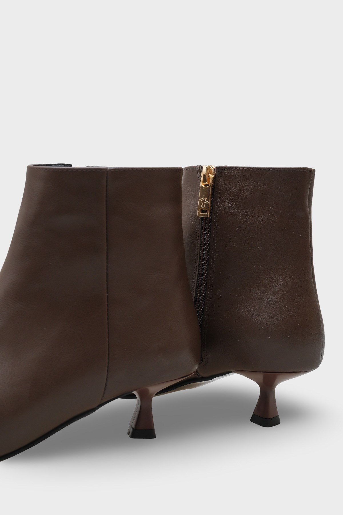 Capone Essie Women Brown Ankle Boot