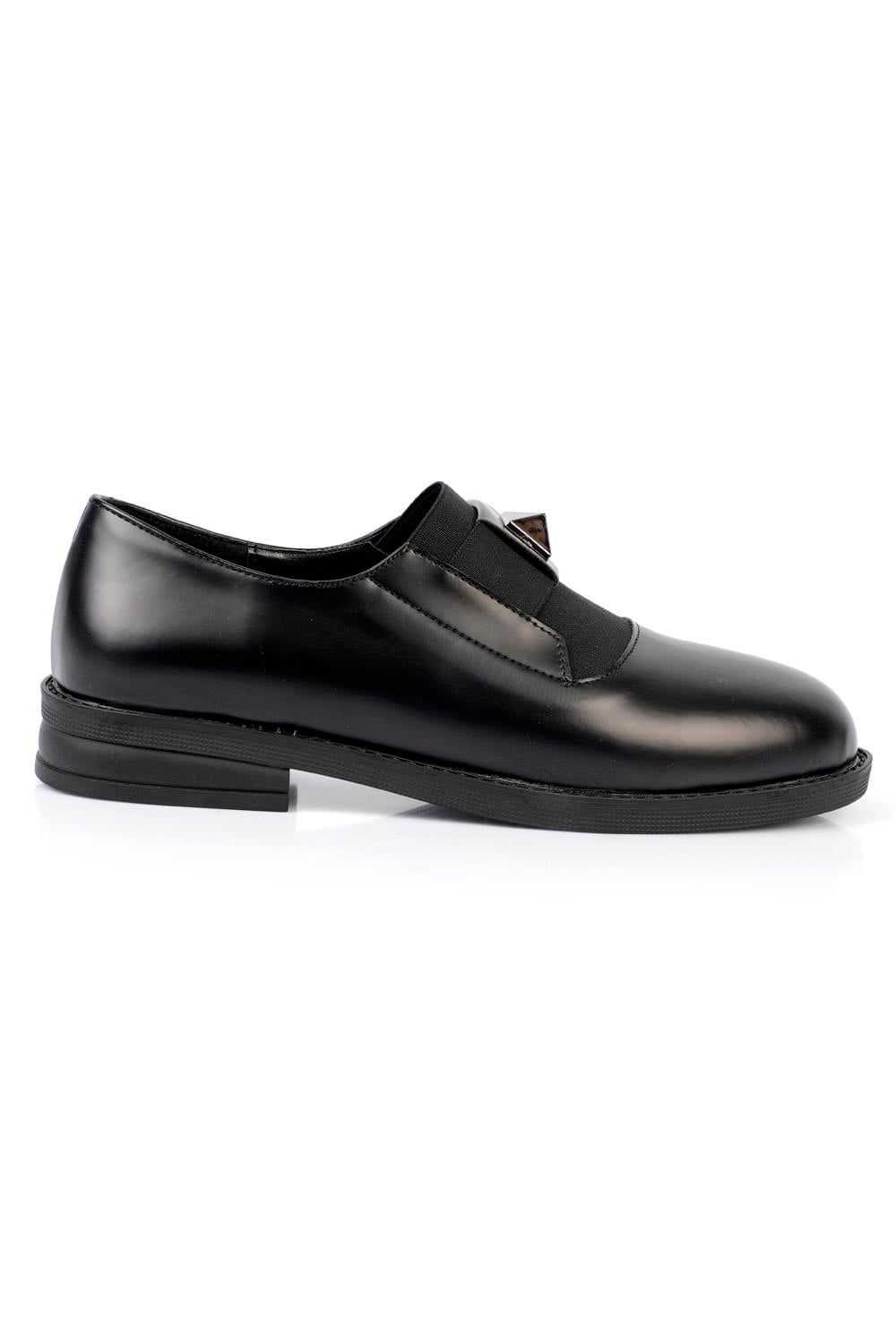 Capone Flat Nose Pyramid Accessory Woman Loafer