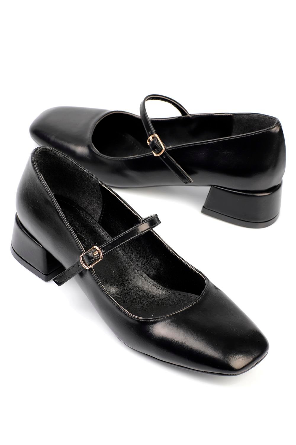 Capone Flat Toe Banded Low Heel Woman Shoes