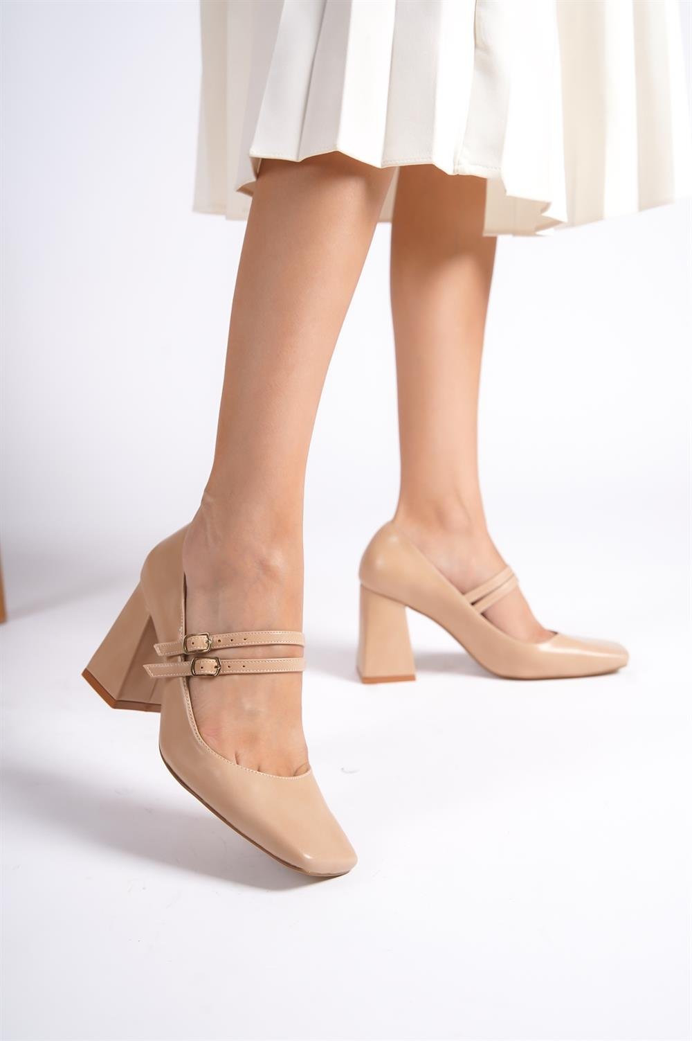 Capone Flat Toe Mary Jane Mid Heel Woman Shoes