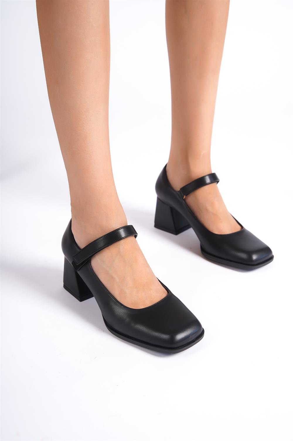 Capone Flat Toe Mary Jane Woman Shoes
