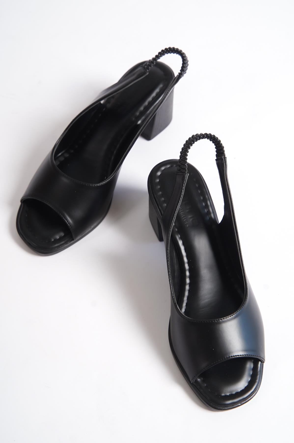 Capone Flat Toe Woman Shoes With Inner Pad and Elastic Back