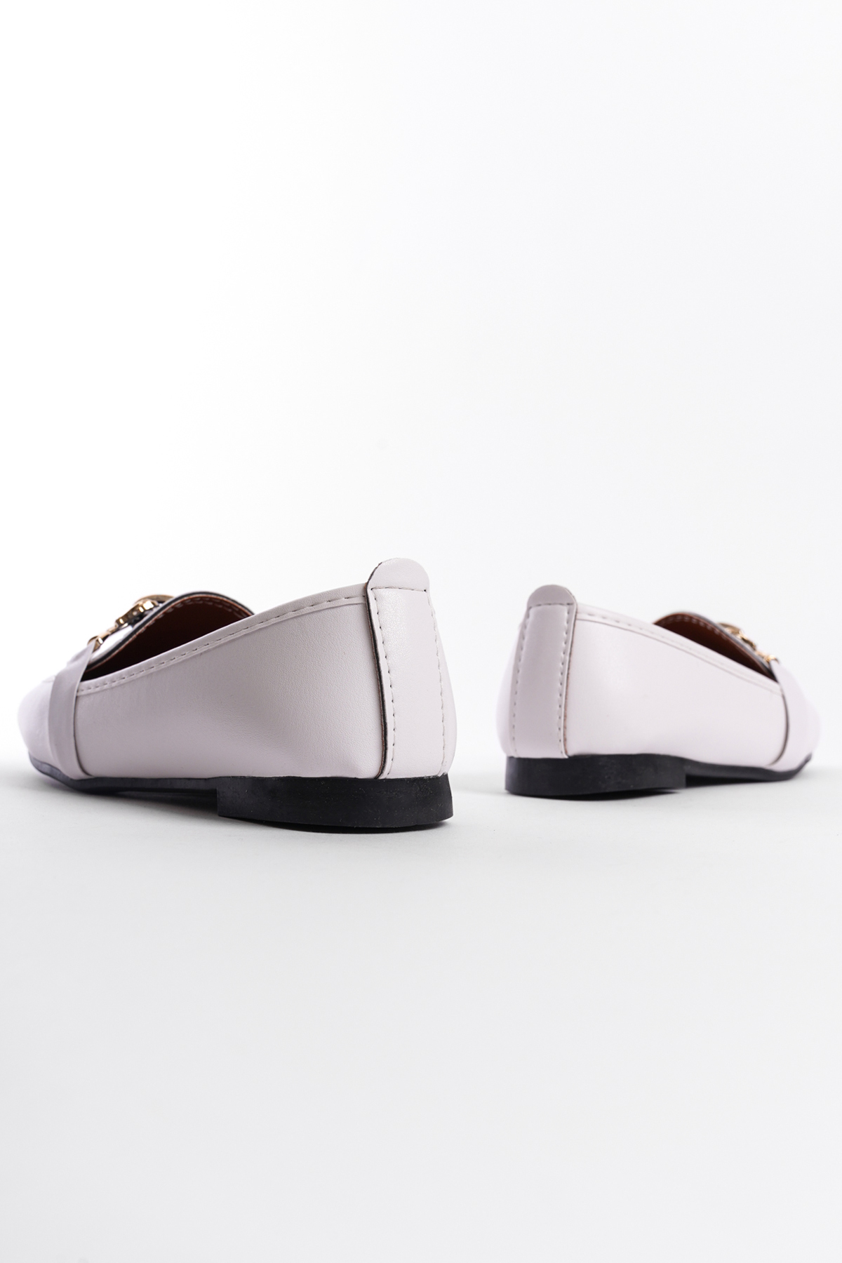 Capone Flat Toe Women White Loafers With Metal Buckle Accessory
