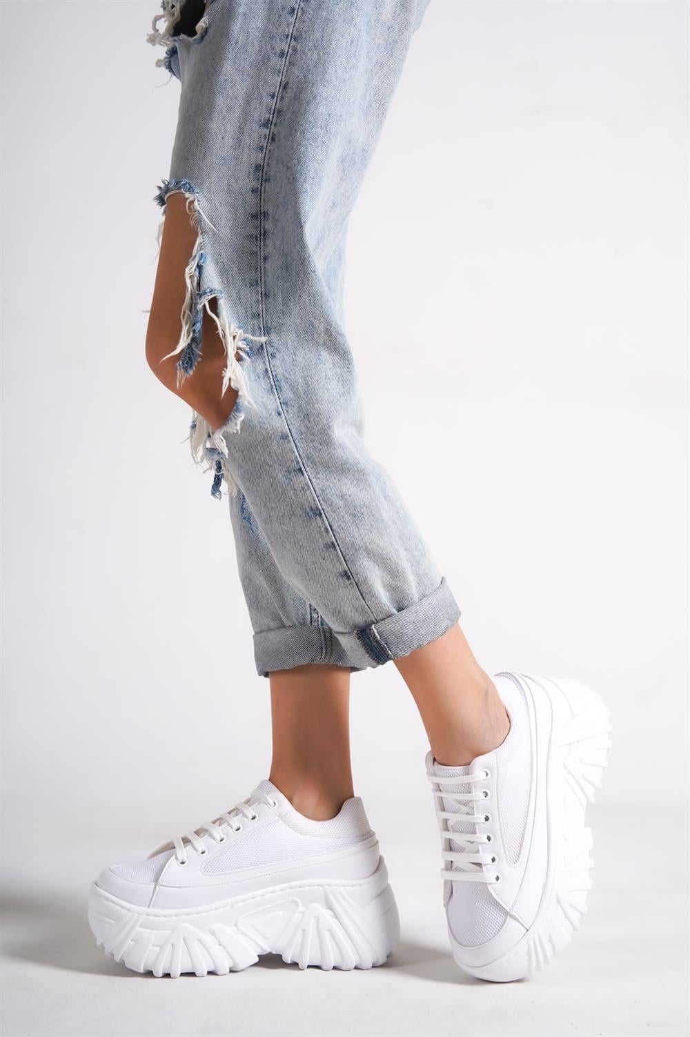 Capone Front Lace High Track Sole Woman Sneaker