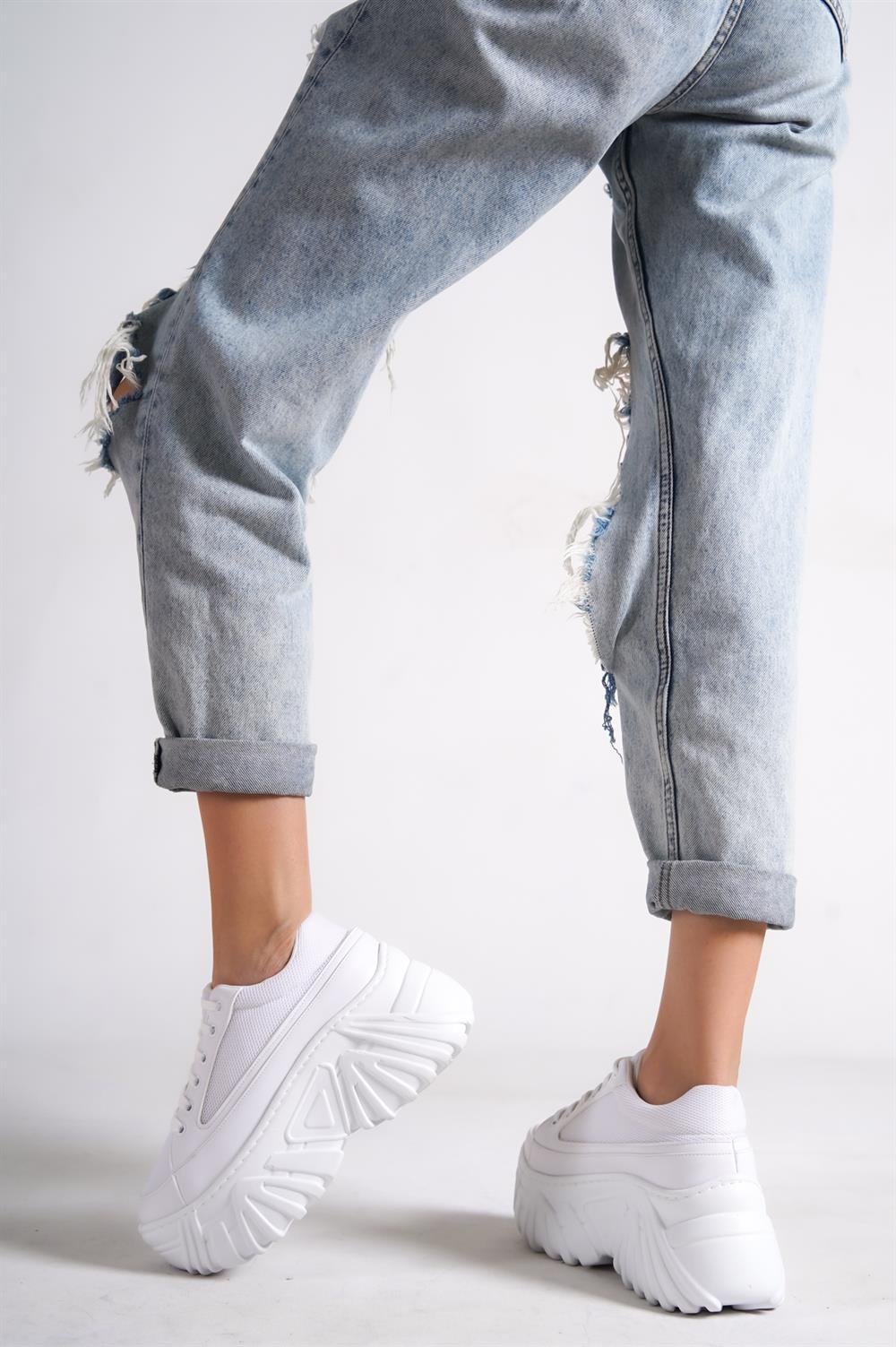 Capone Front Lace High Track Sole Woman Sneaker