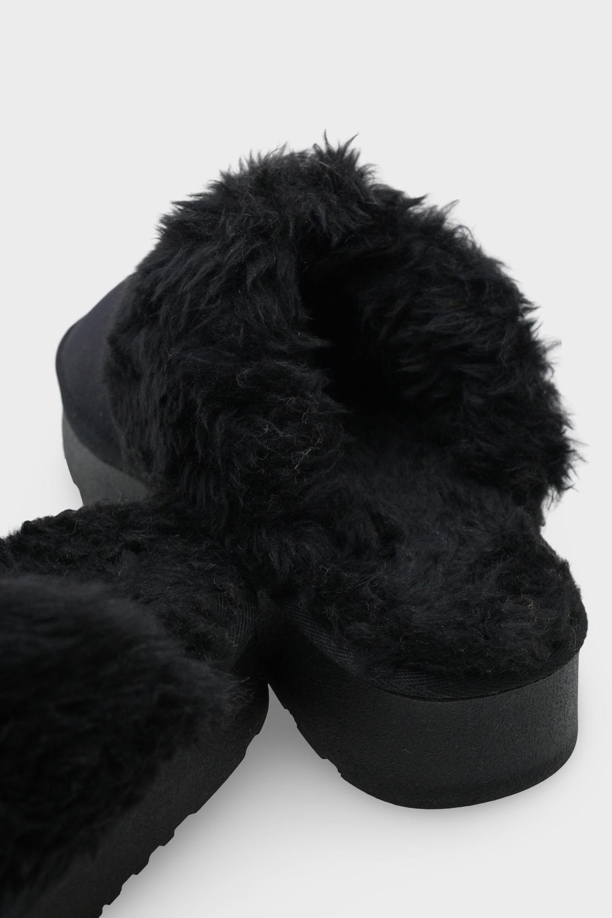 Capone Furry Closed Toe Women Black Slippers
