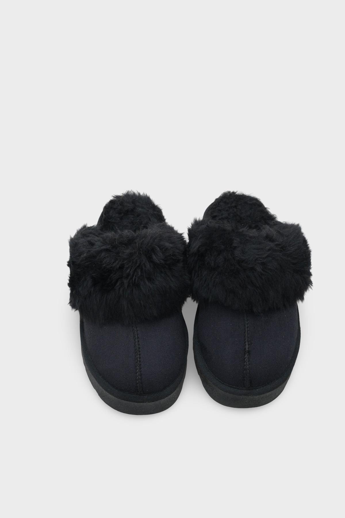 Capone Furry Closed Toe Women Black Slippers