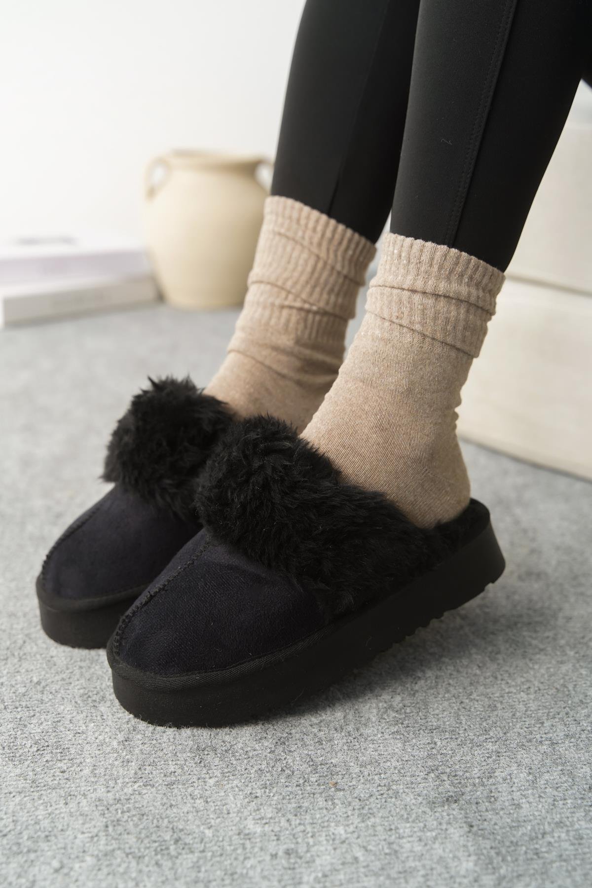 Capone Furry Closed Toe Women Black Slippers