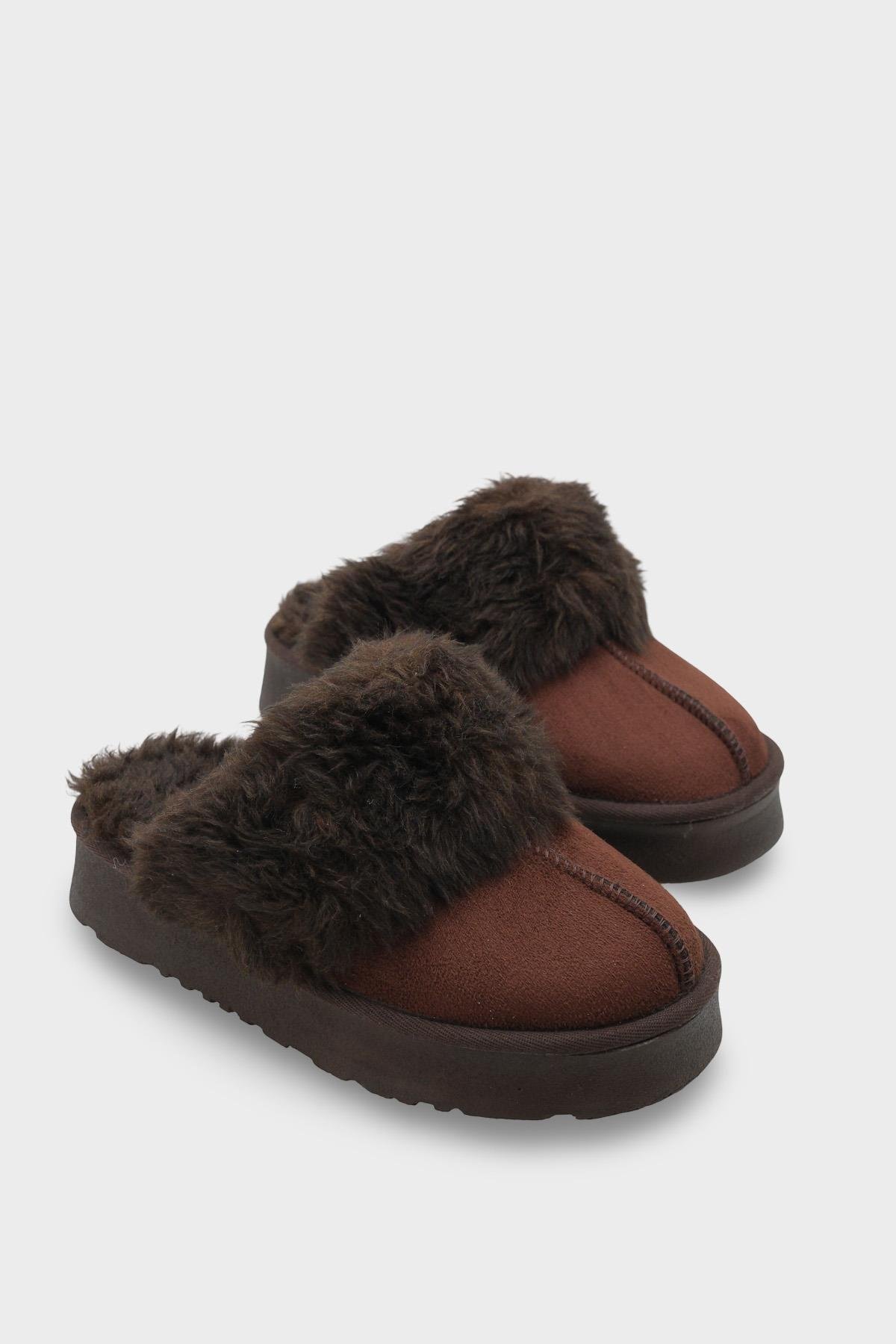 Capone Furry Closed Toe Women Sued Brown Slippers