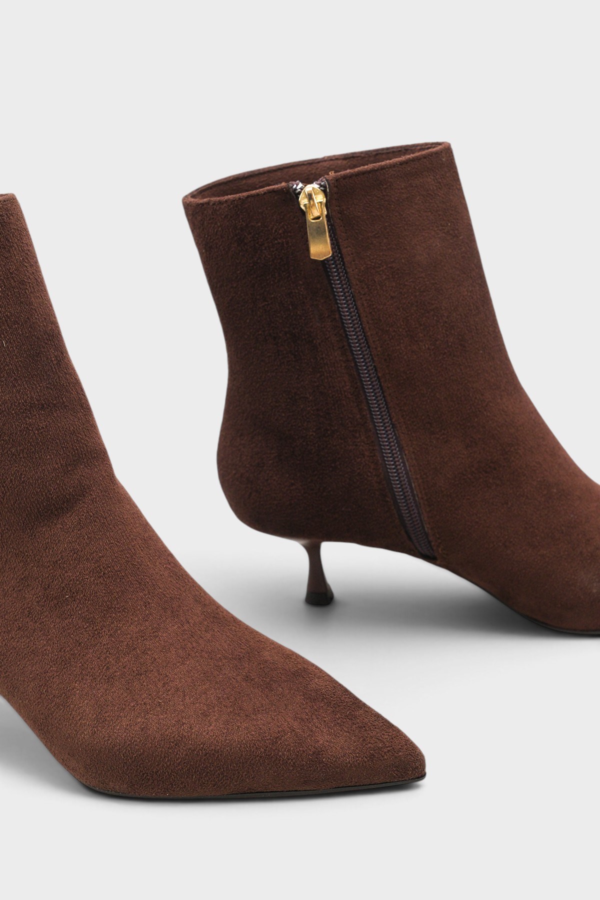 Capone Gabriella Pointed Toe Side Zip Slim Heel Casual Women Sued Brown Ankle Boot