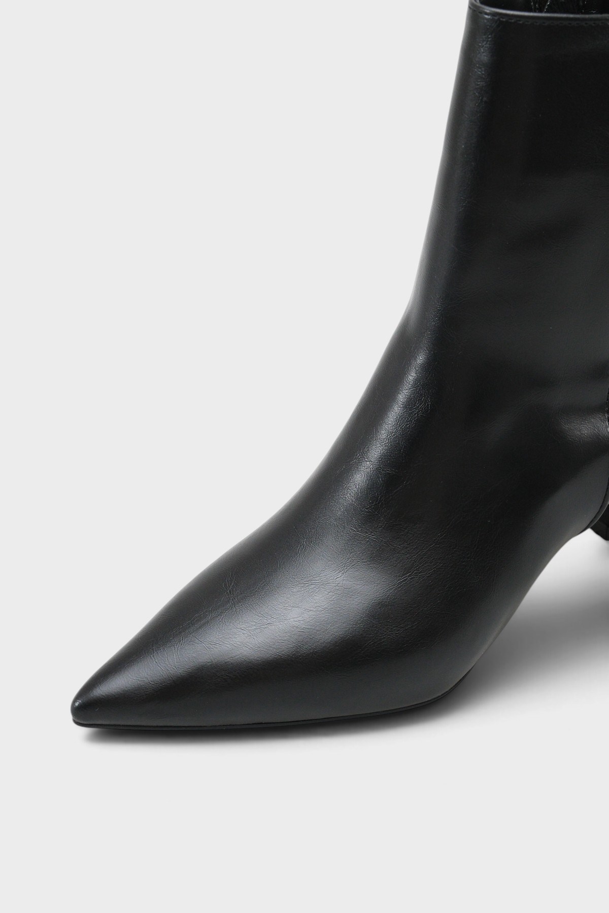 Capone Gabriella Pointed Toe Side Zip Slim Heel Casual Women Black Ankle Boot