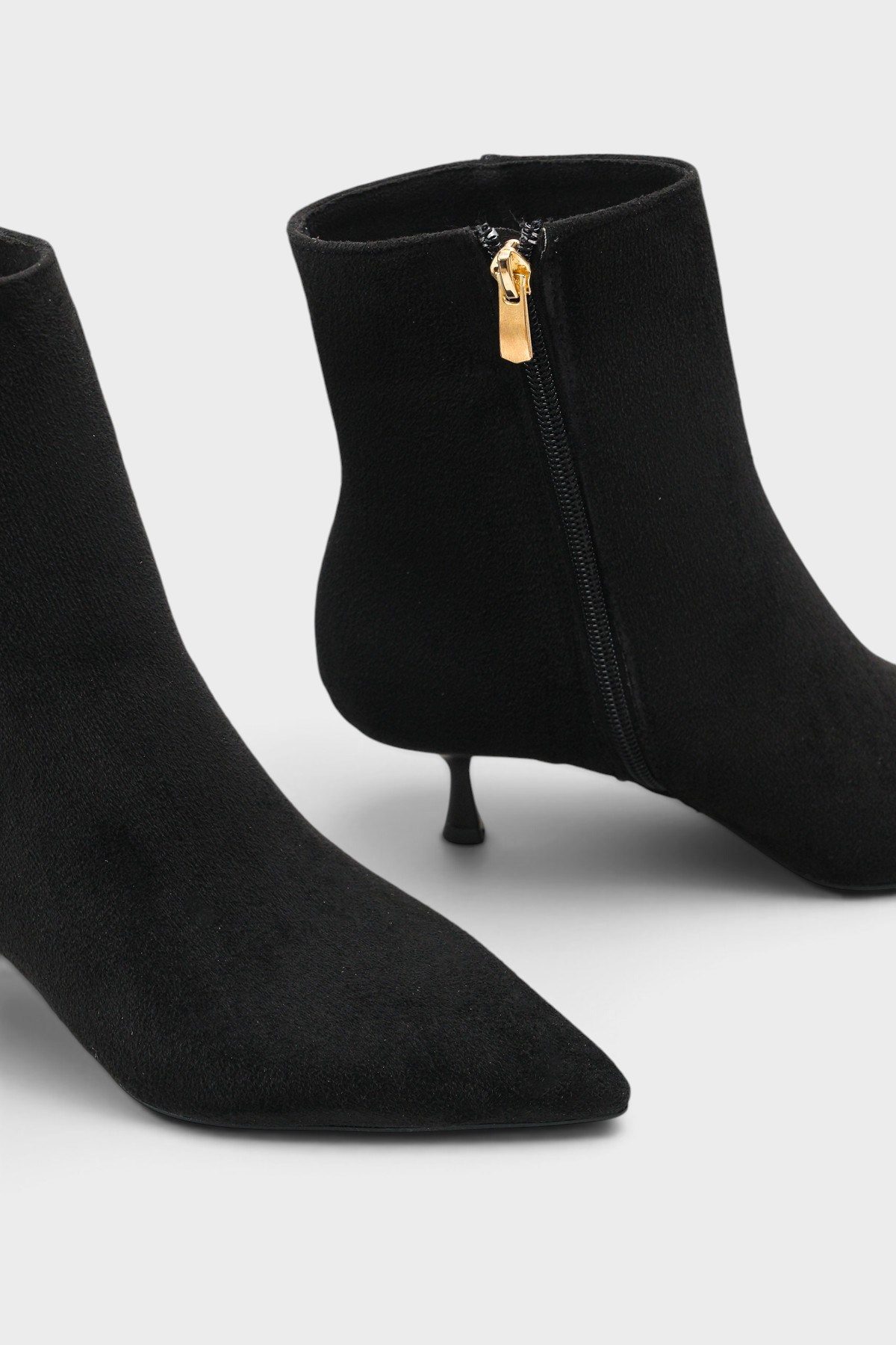 Capone Gabriella Pointed Toe Side Zip Slim Heel Casual Women Sued Black Ankle Boot