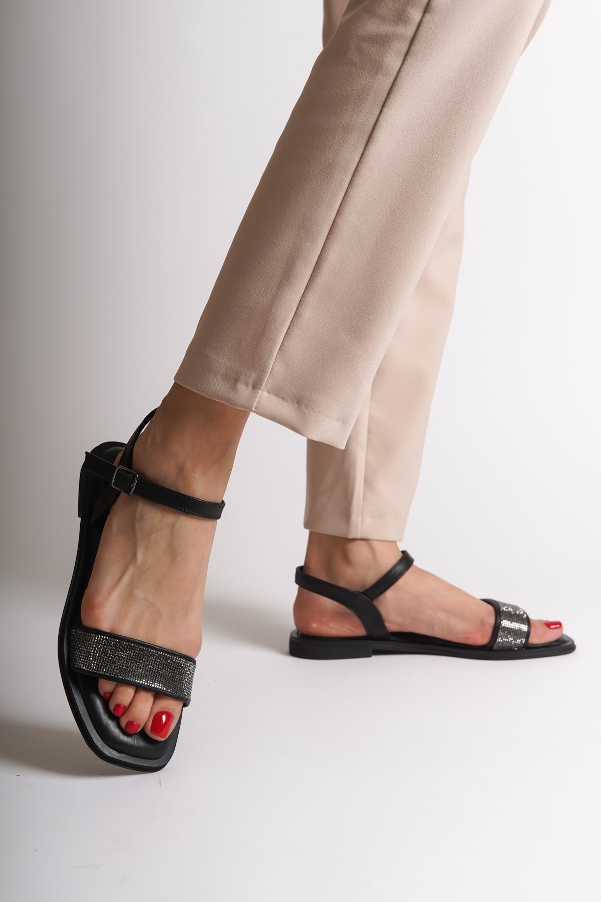 Capone Genuine Leather Crystal Embellished Single Strap Flat Heeled Women Black Sandals