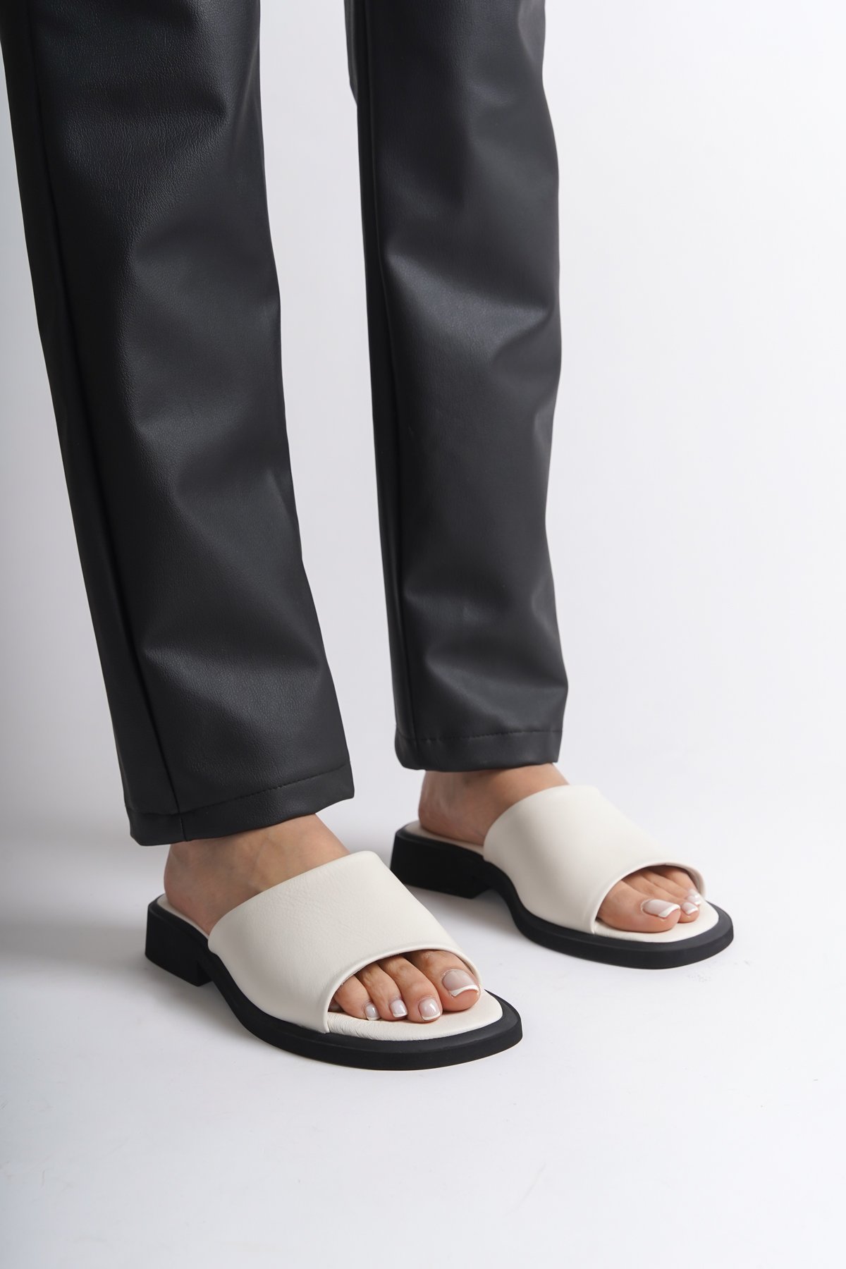 Capone Genuine Leather Single Strap Short Heeled Women White Comfort Sandals