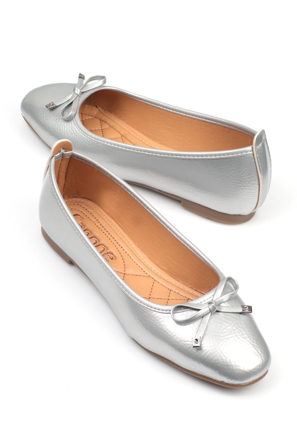 Capone Hana Trend Women Silver Ballet Flats