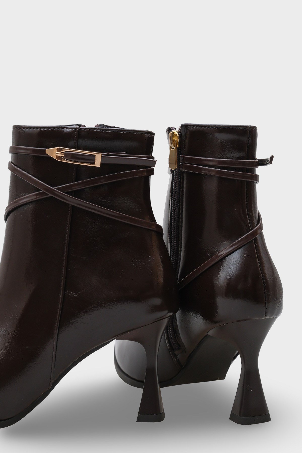 Capone Isabella Buckle Pointed Toe Elegant Heeled Women Brown Ankle Boot