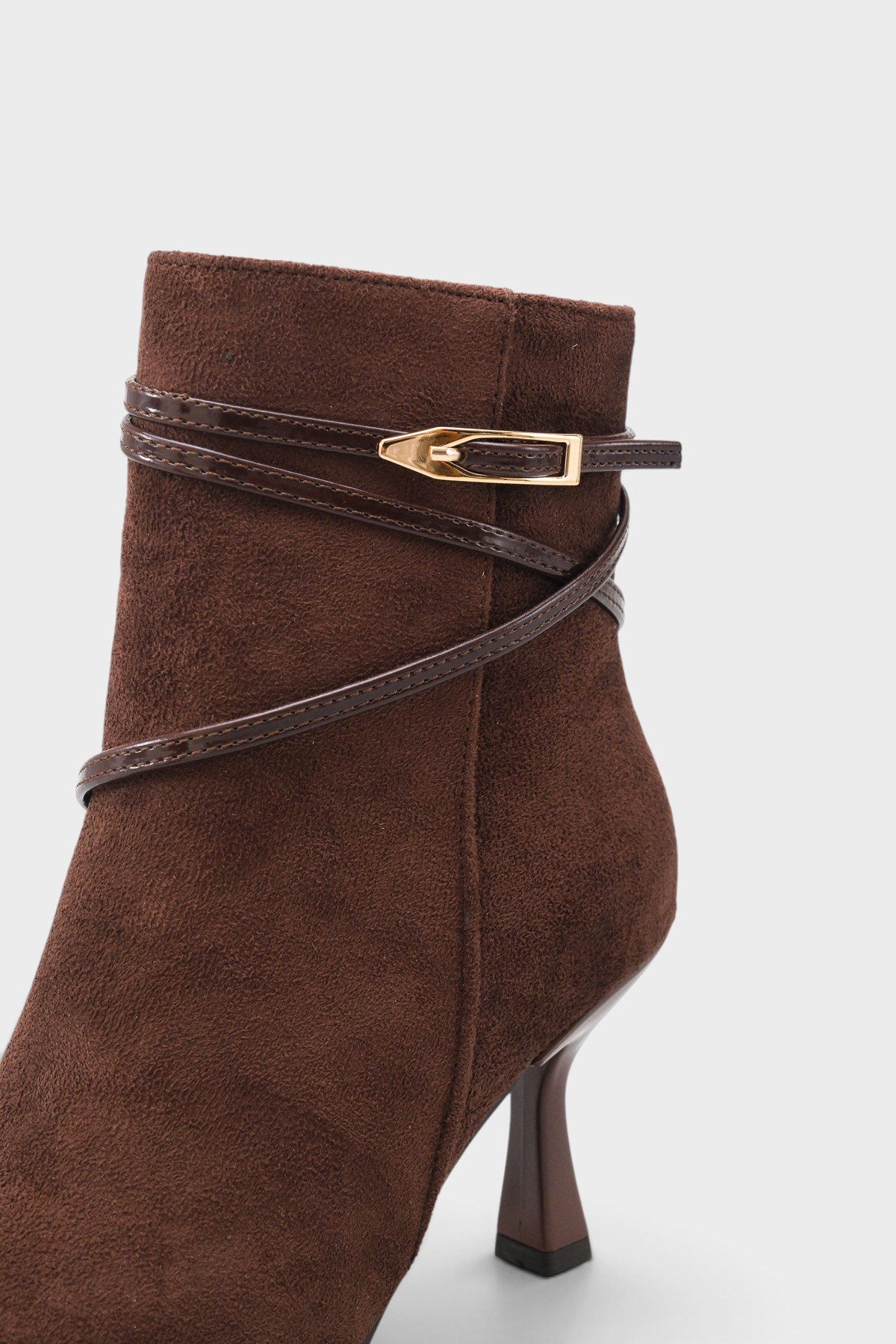 Capone Isabella Buckle Pointed Toe Elegant Heeled Women Sued Brown Ankle Boot