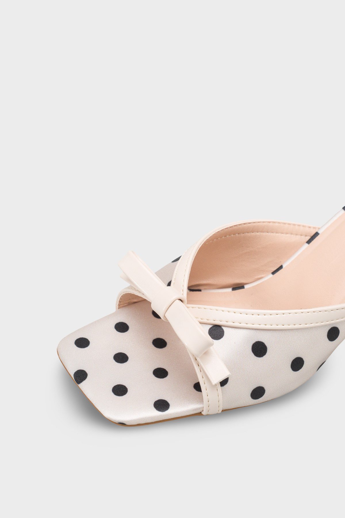 Capone Issy Satin Mid Heel Square Toe Women Beige Sandal