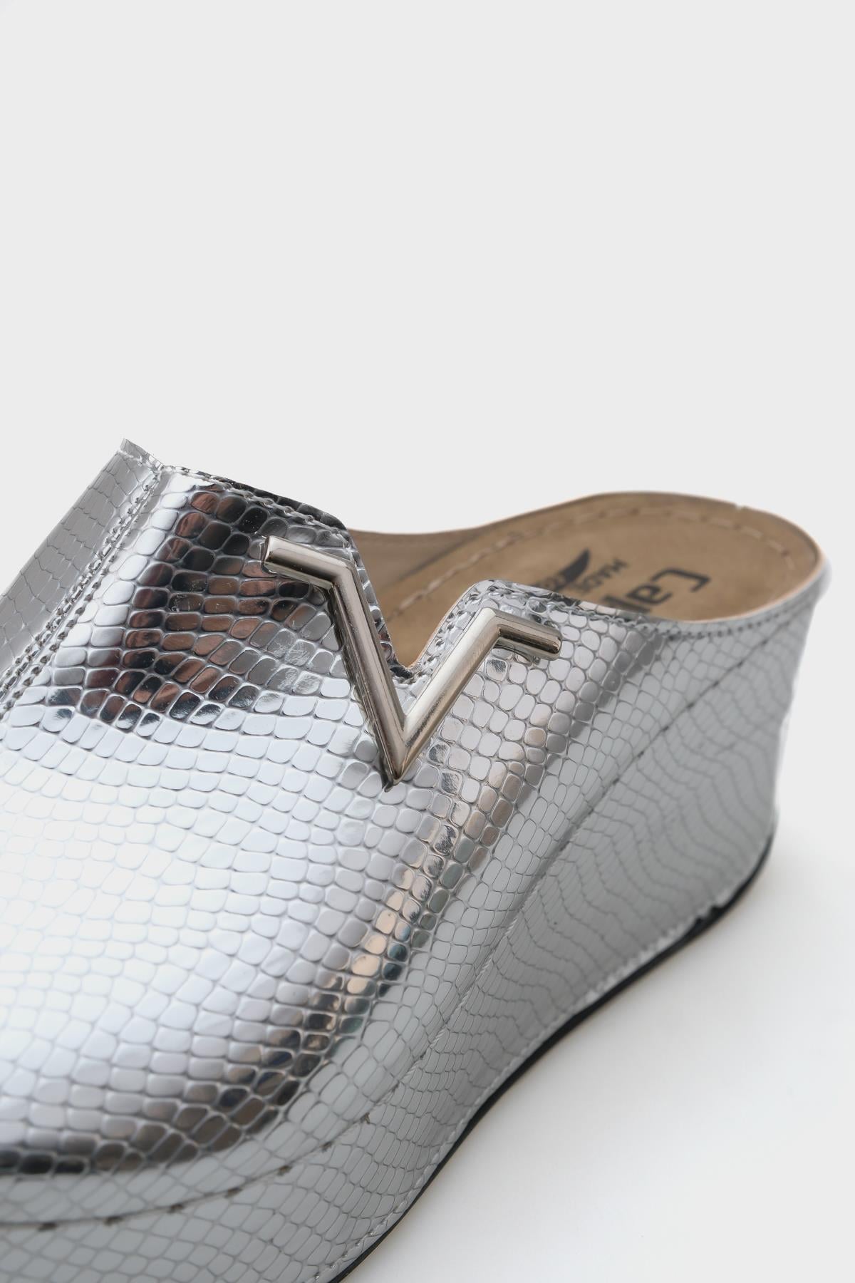 Capone Kailey 6145 Women Silver Platform V Clip Accessory Sandals