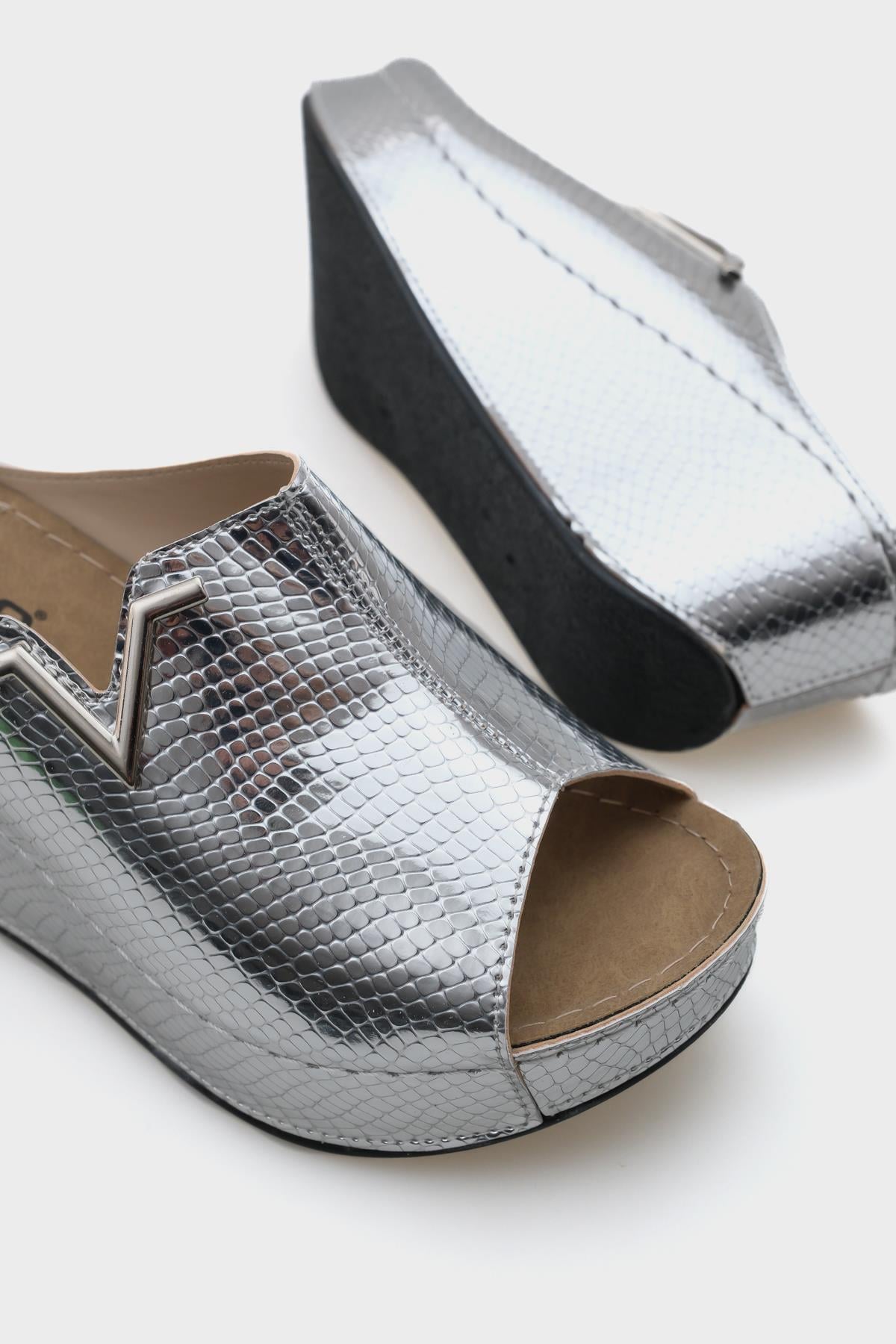 Capone Kailey 6145 Women Silver Platform V Clip Accessory Sandals