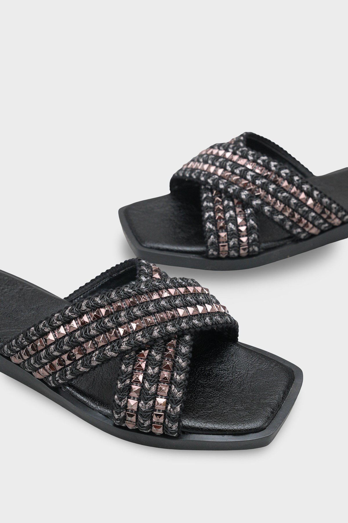 Capone Kyla Flat Heel Blunt Toe Metallic Cross Strap Women Black Platinum Sandals