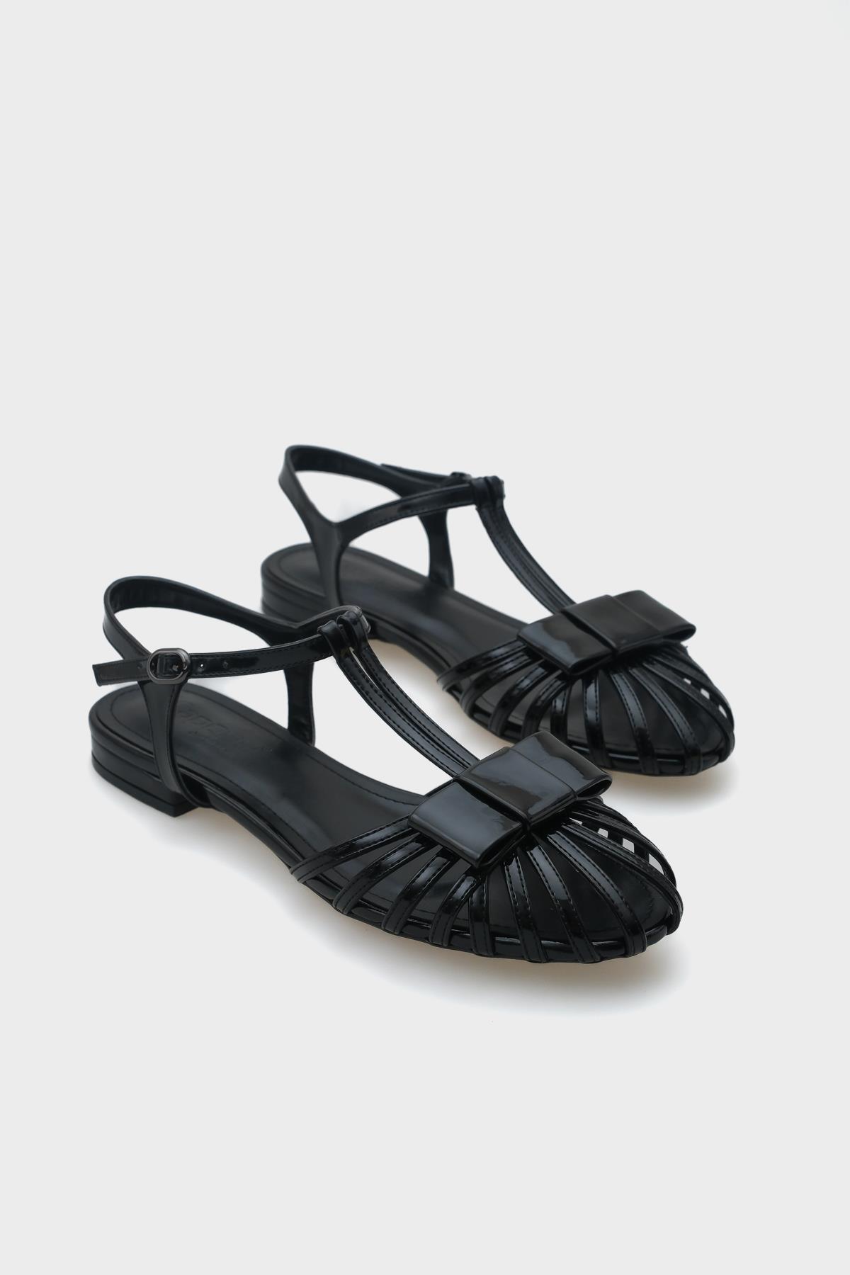 Capone Lattice Braided Women Patent Black Ballerinas