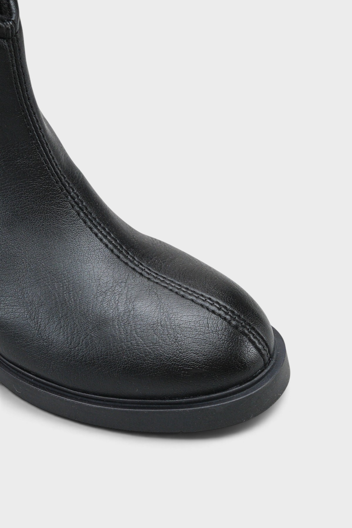 Capone Laurena Round Toe Back Zip Women Black Ankle Boot