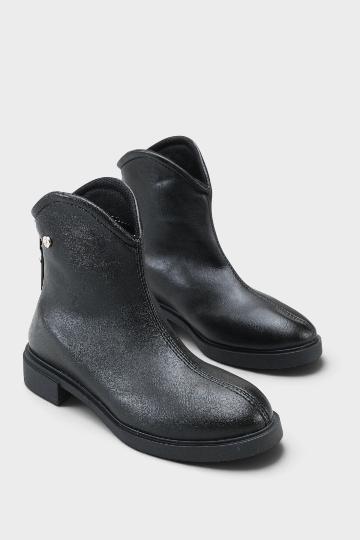 Capone Laurena Round Toe Back Zip Women Black Ankle Boot