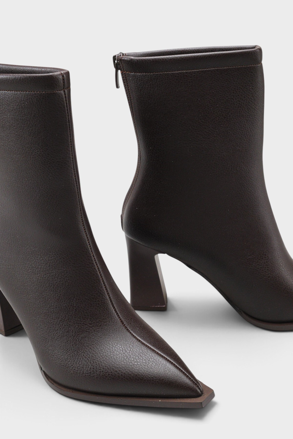 Capone Lizzie Pointed Toe Block Heel Back Zip Elegant Women  Ankle Boot