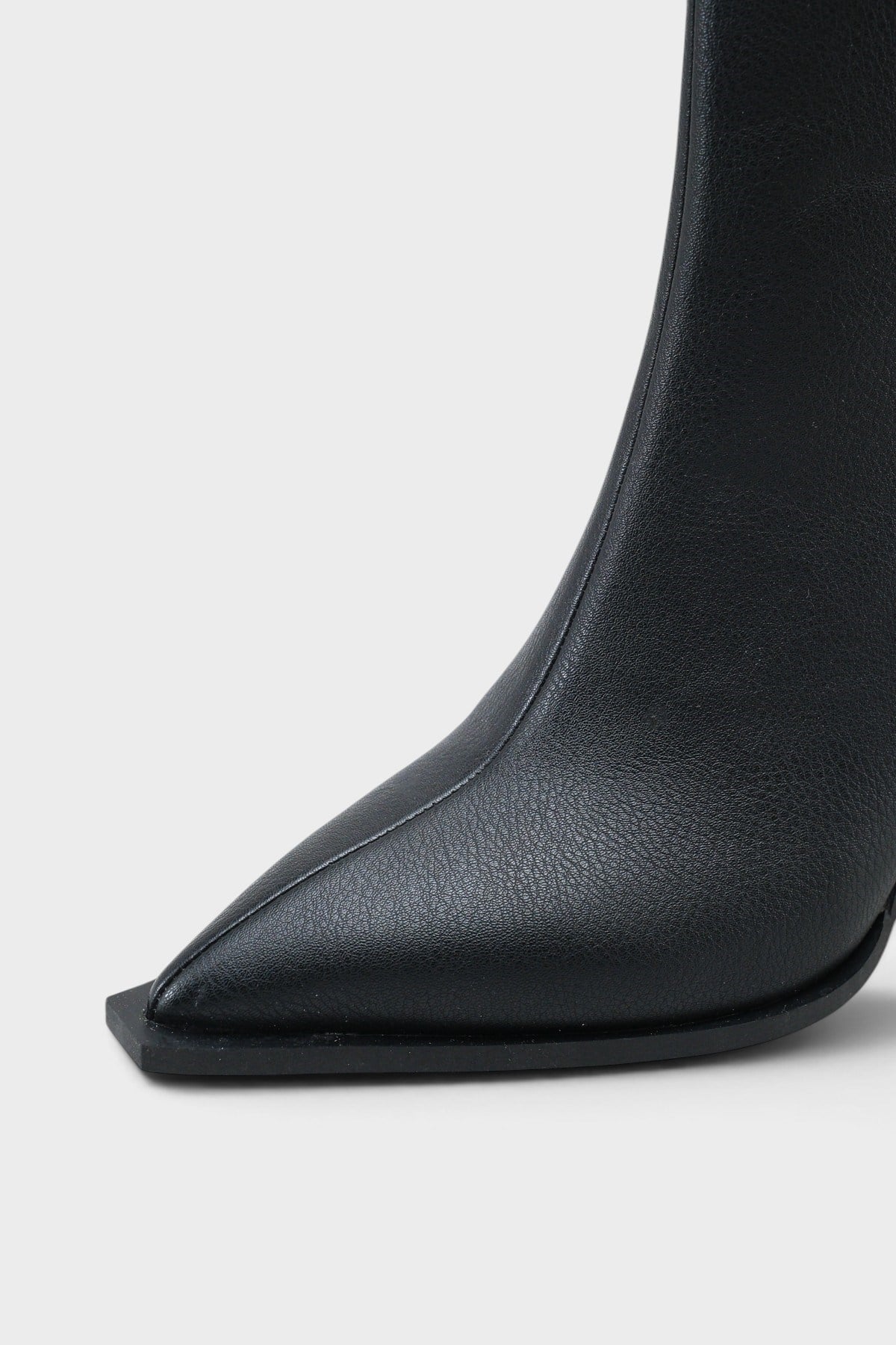 Capone Lizzie Pointed Toe Block Heel Back Zip Elegant Women  Ankle Boot