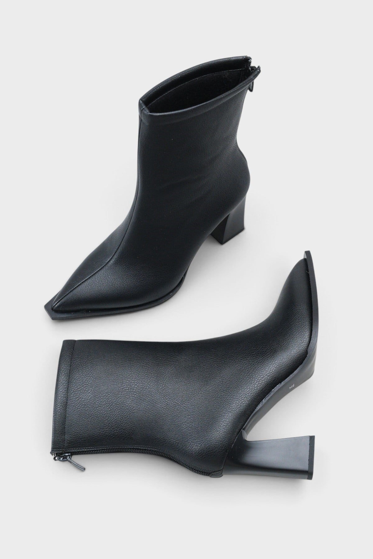 Capone Lizzie Pointed Toe Block Heel Back Zip Elegant Women  Ankle Boot