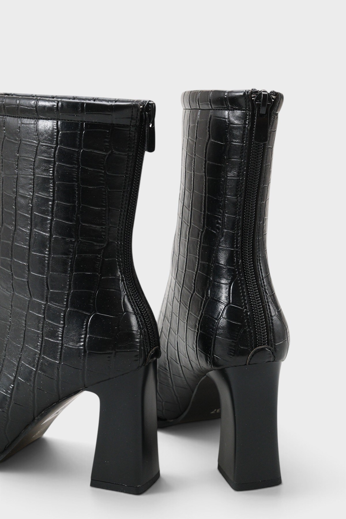 Capone Lizzie Pointed Toe Block Heel Back Zip Elegant Women Black Ankle Boot